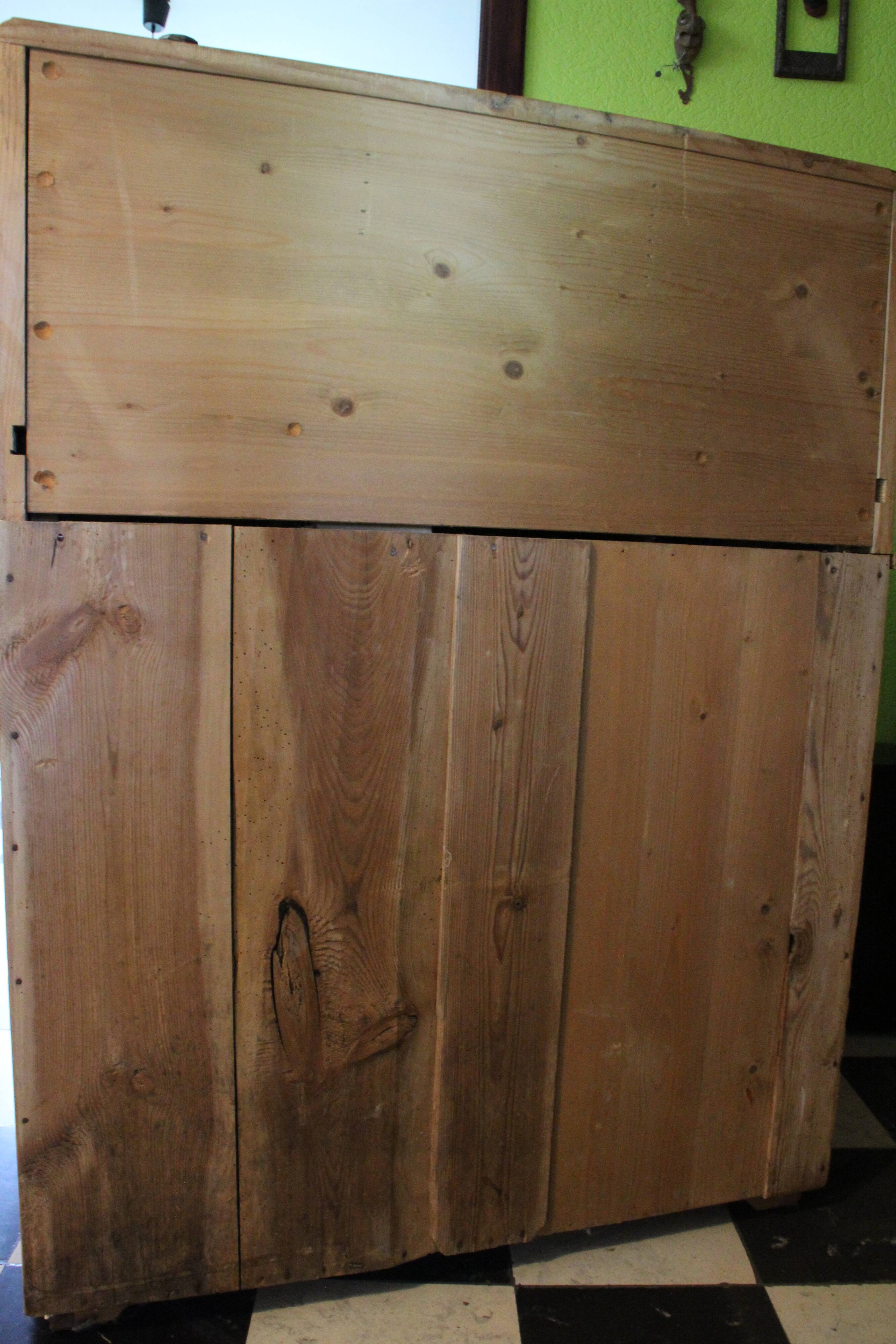 Writing desk in solid pine