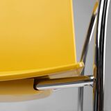 Chaise jaune du milieu du siècle avec structure en métal et siège en plastique, Belgique