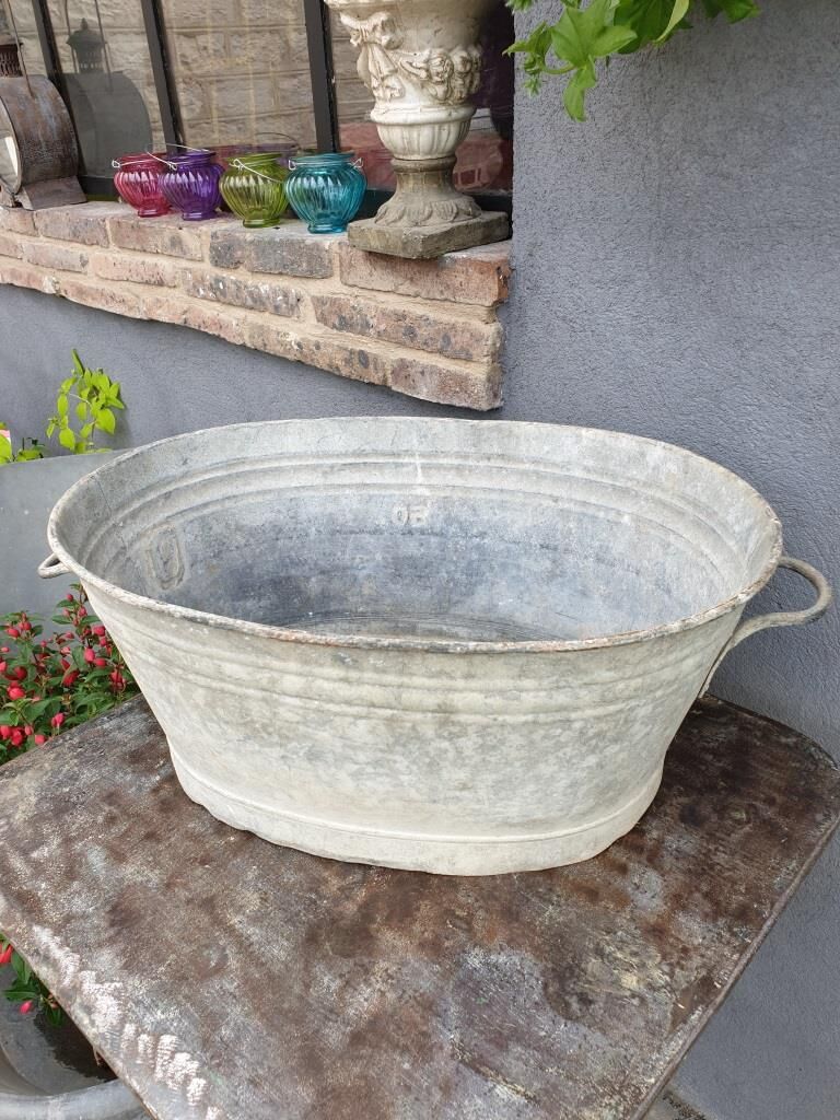 Bassine en zinc avec poignées