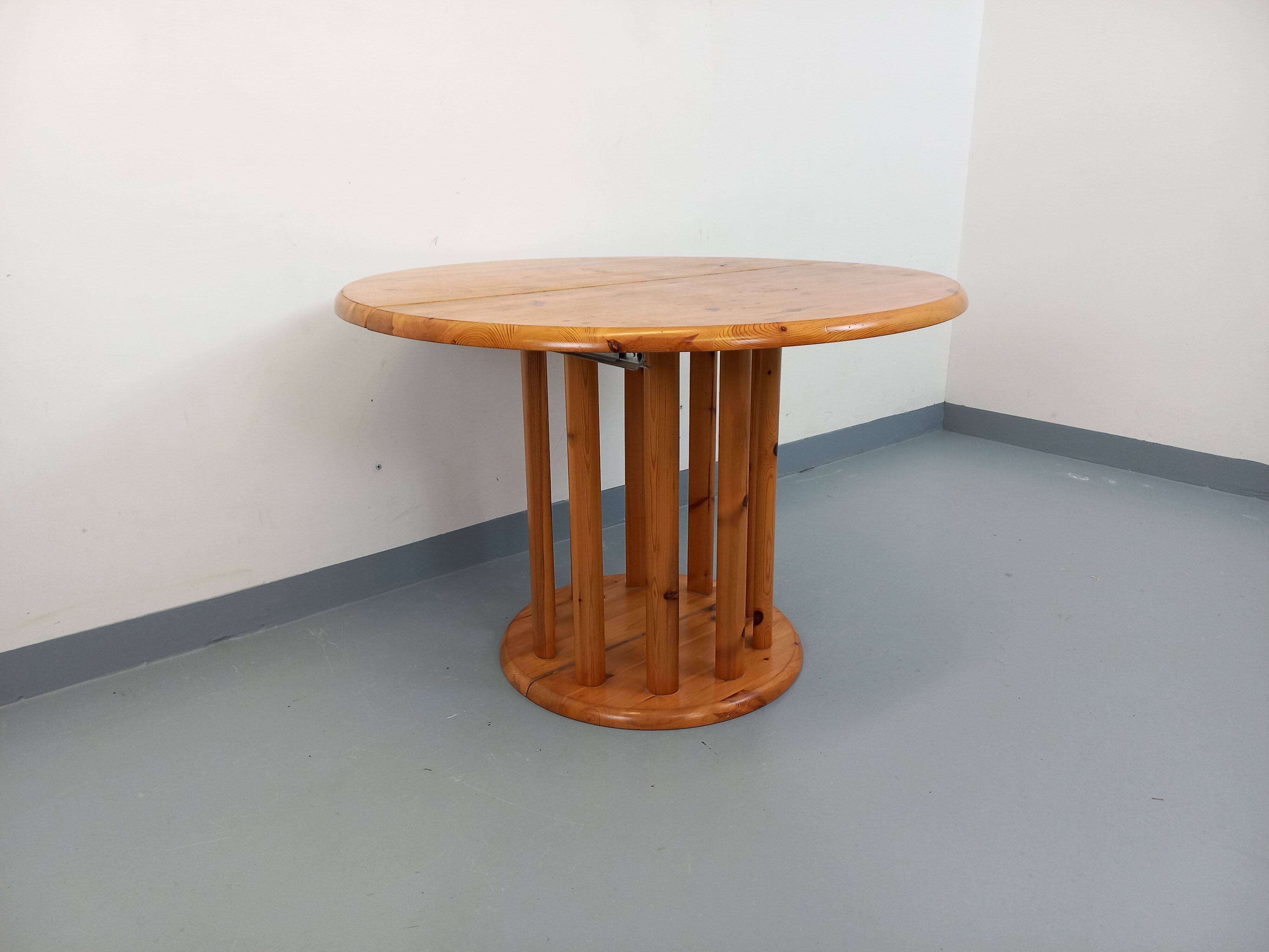 Vintage Scandinavian round dining table Rainer Daumiller in pine.