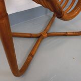 Table d’appoint / table basse avec porte-revue en rotin vintage années 60