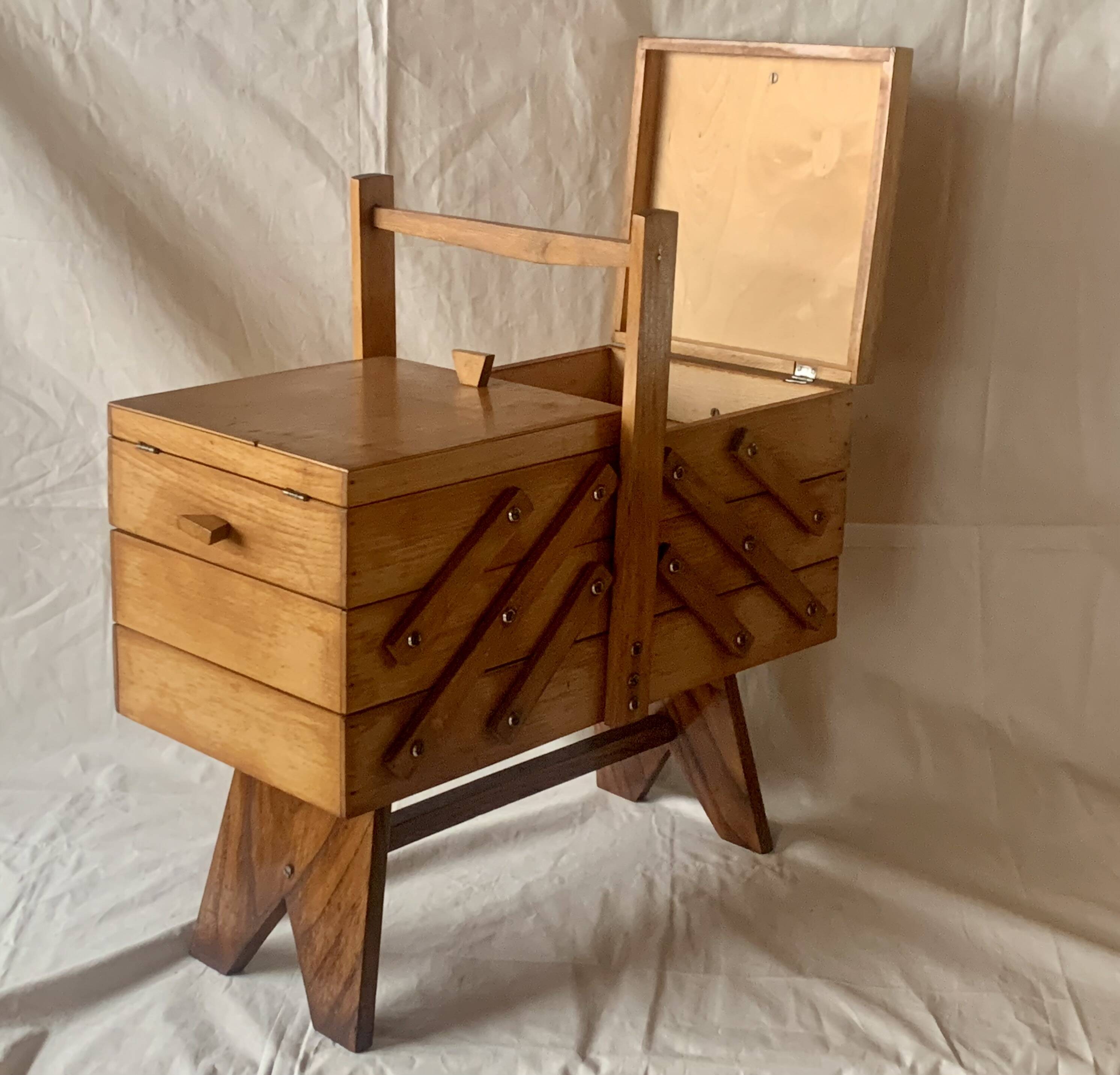 Worker - sewing box on vintage wooden legs - 3 floors