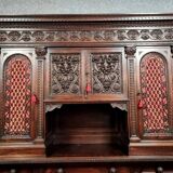 Buffet Renaissance de château en noyer massif vers 1850