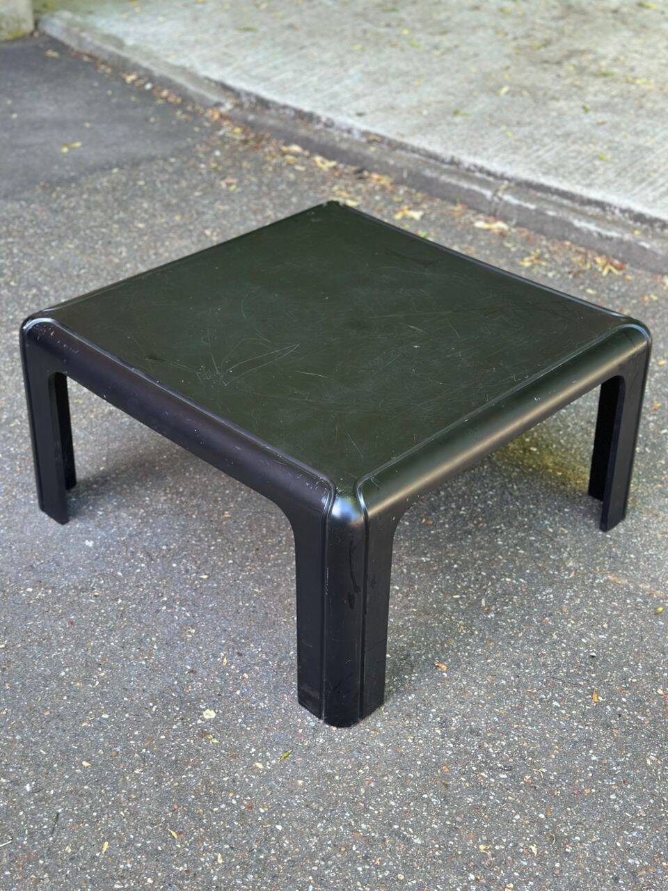 Black square Italian coffee table by Gae Aulenti for Kartell 4894