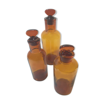 Lot de trois flacons de pharmacie