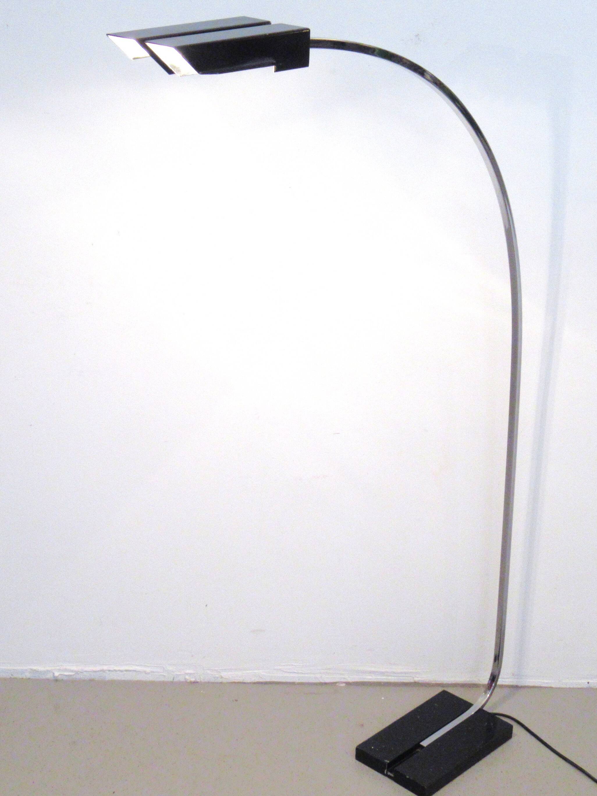 Italian modernist reader from the 1970s.