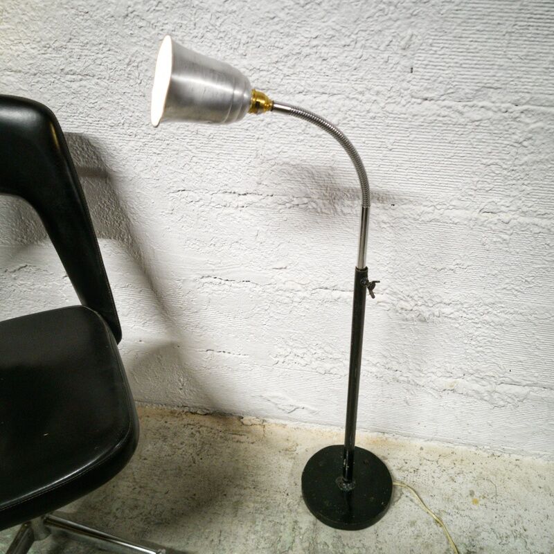 Industrial floor lamp
