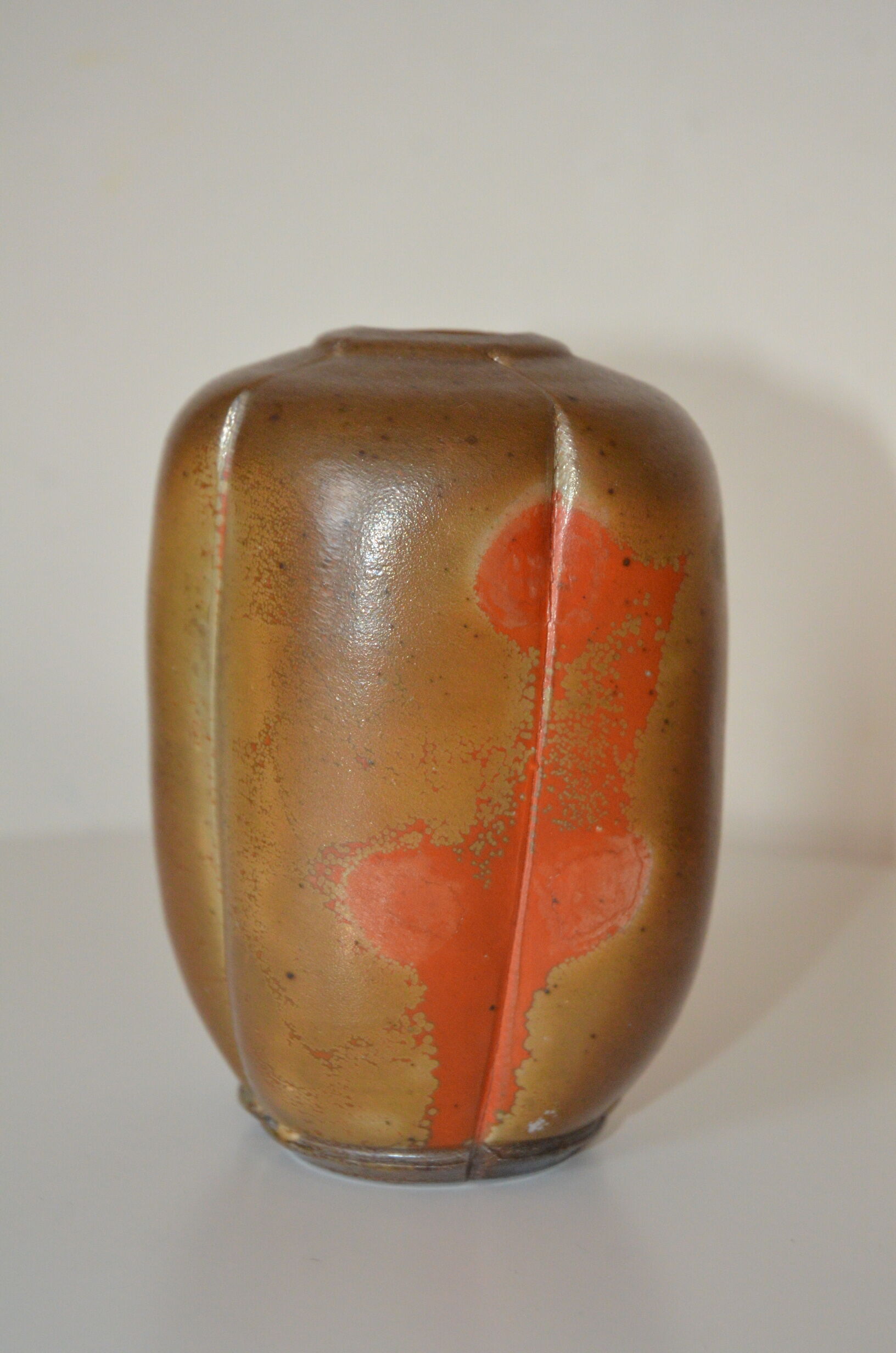 Vase en forme de cabosse de Cacao