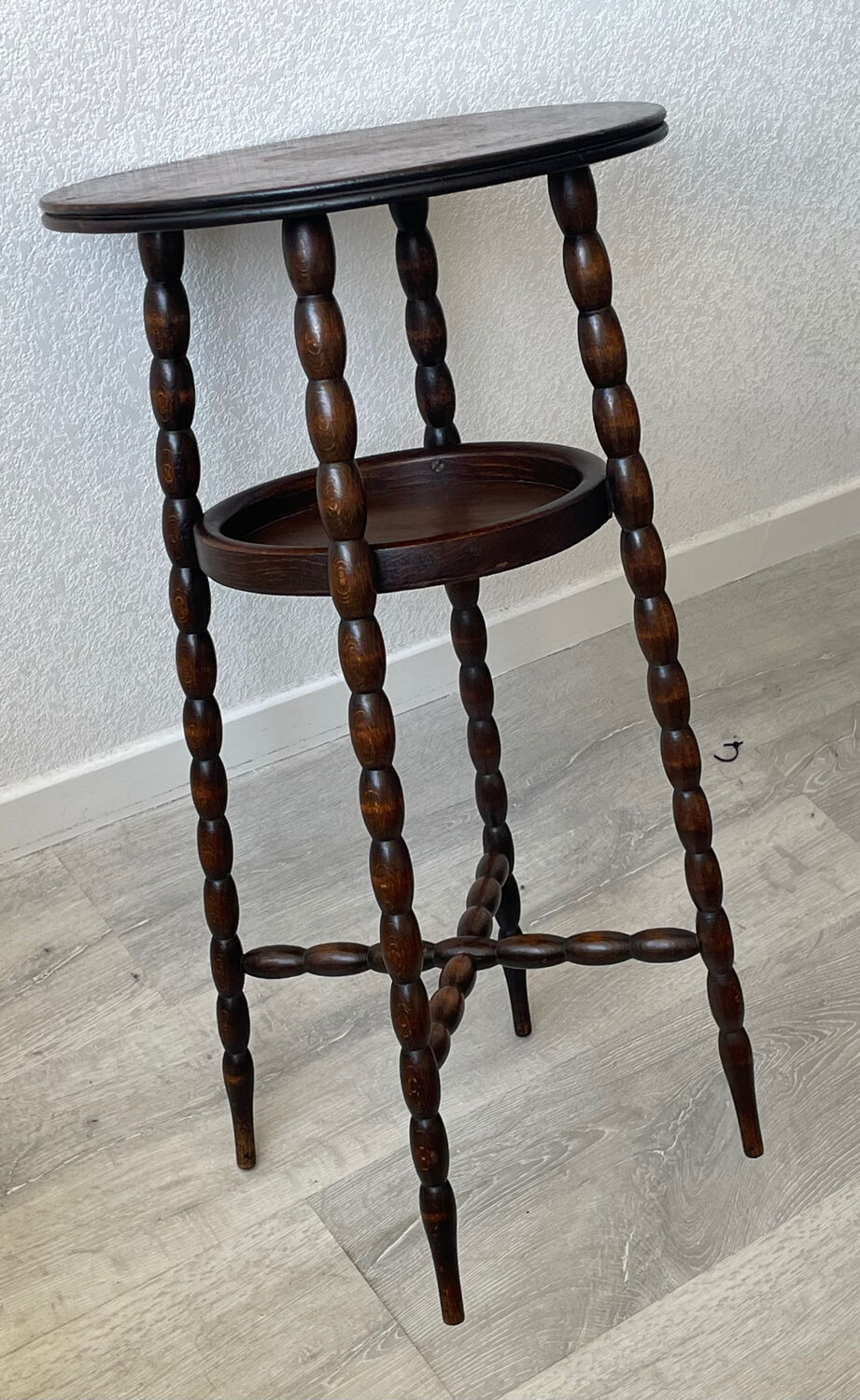 Vintage turned wooden gueridon from the 60s.