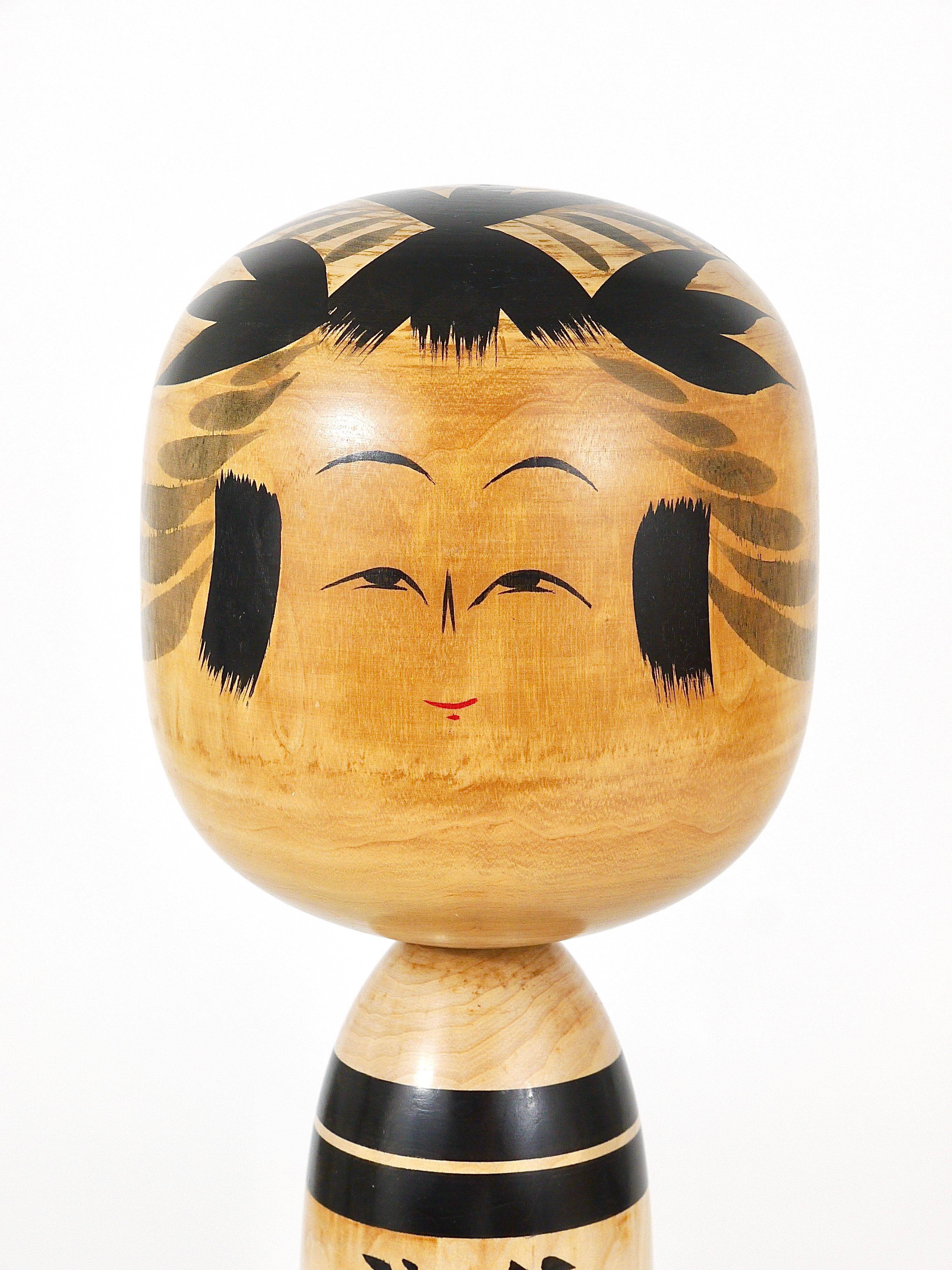 Sculpture poupée Kokeshi Togatta décorative du nord du Japon, peinte à la main
