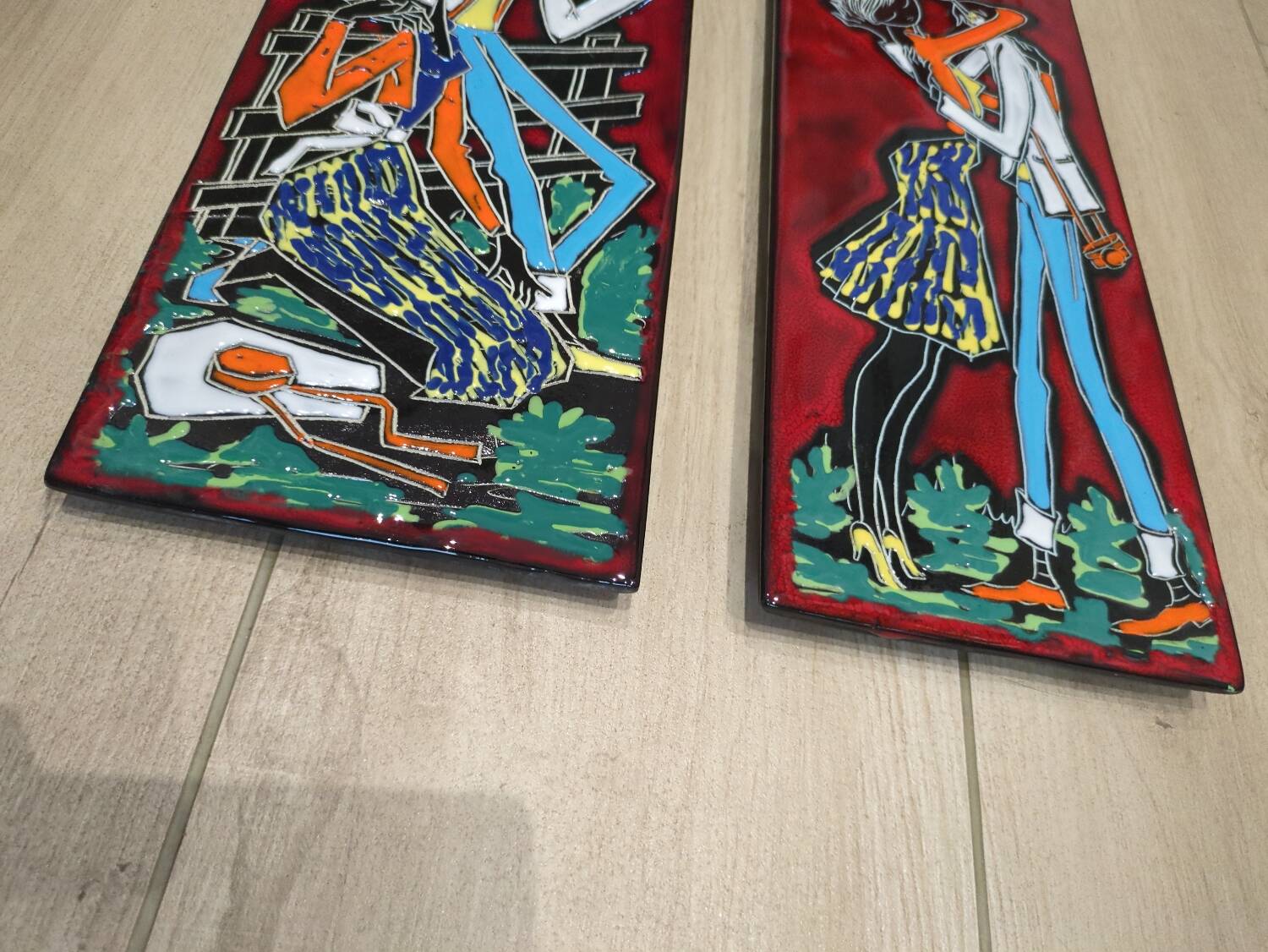 Set of 2 vintage wall decoration ceramics