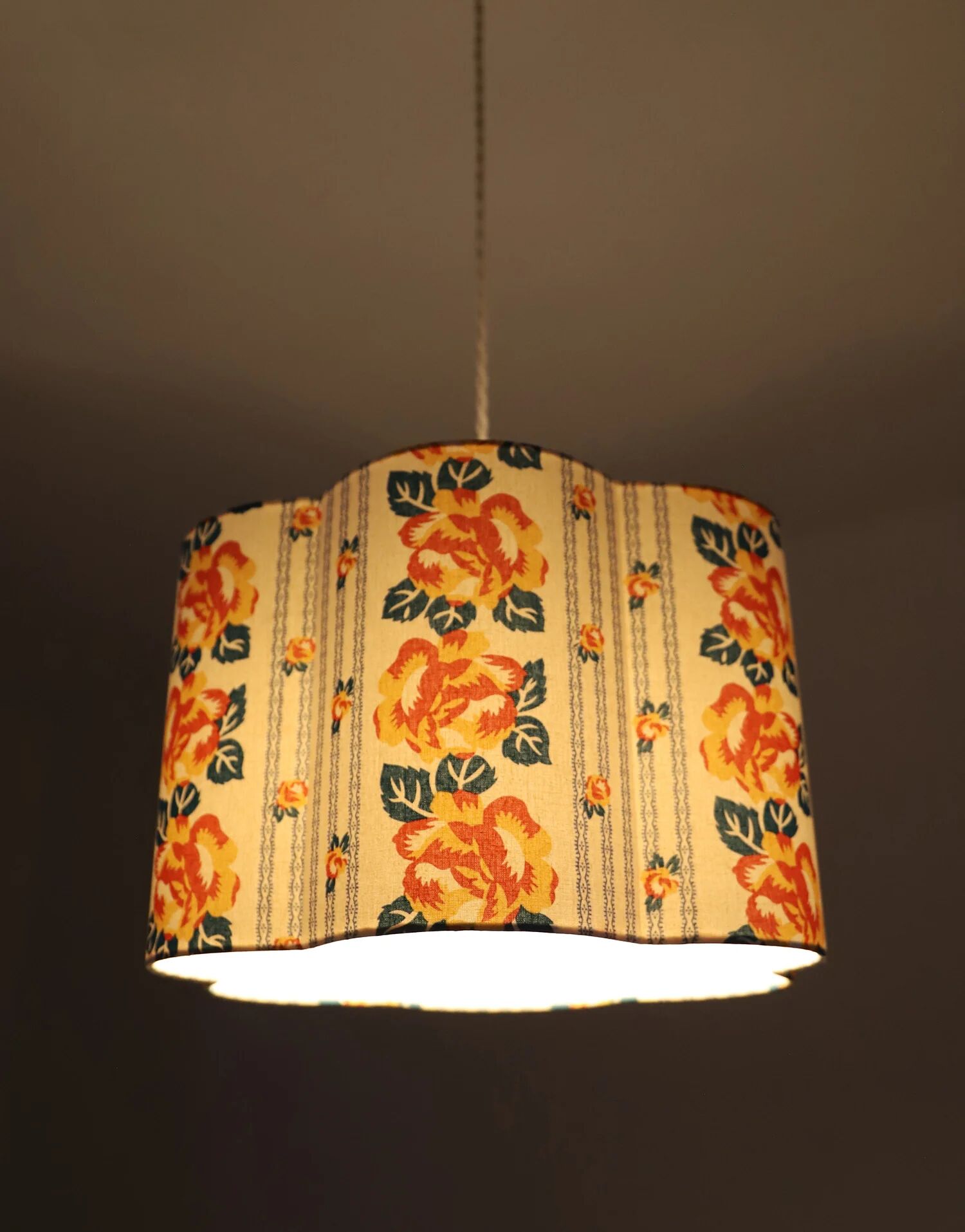 Flower-shaped suspension Flora "vanavez flowers"