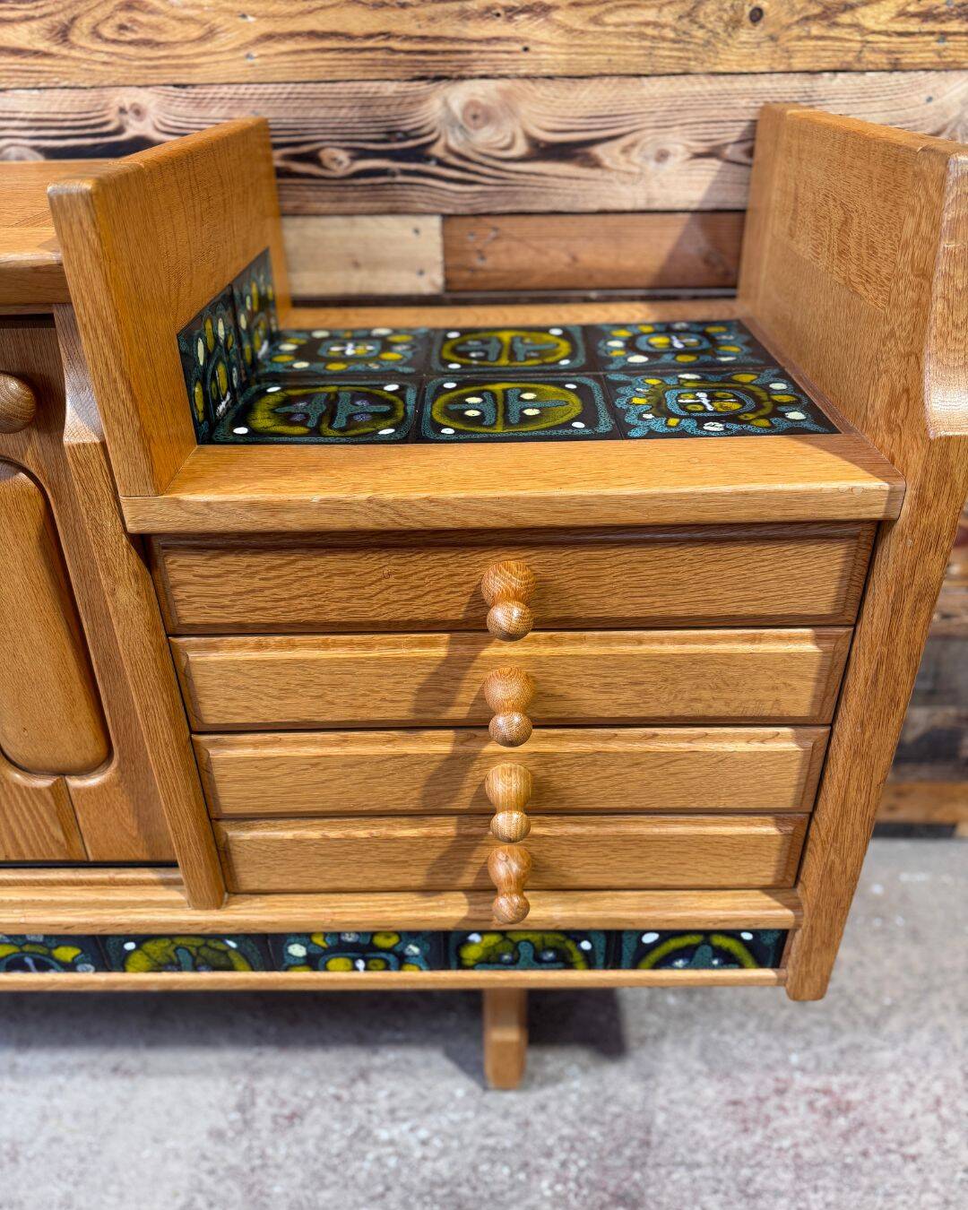 Enfilade “Simon” en chêne et céramique – Guillerme & Chambron