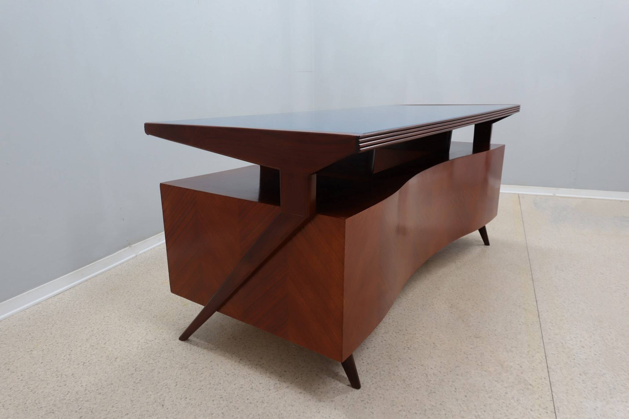 Bureau courbé vintage de design italien 1950