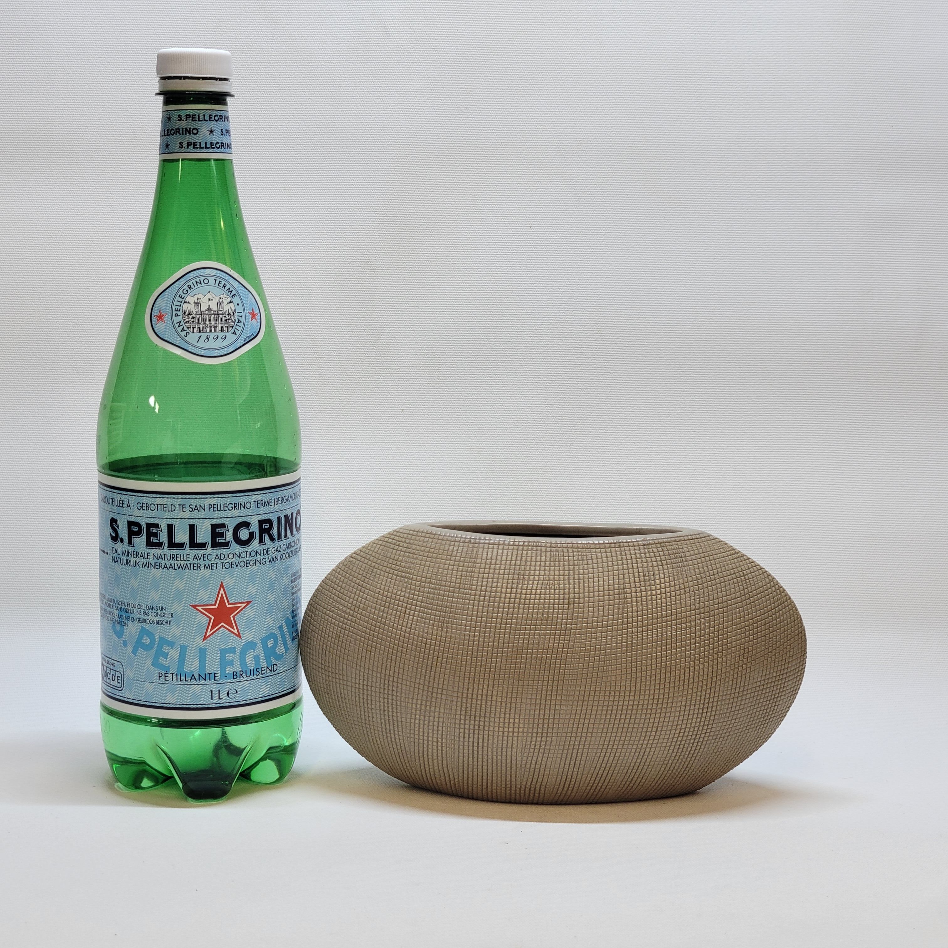 Vase lentille en céramique beige