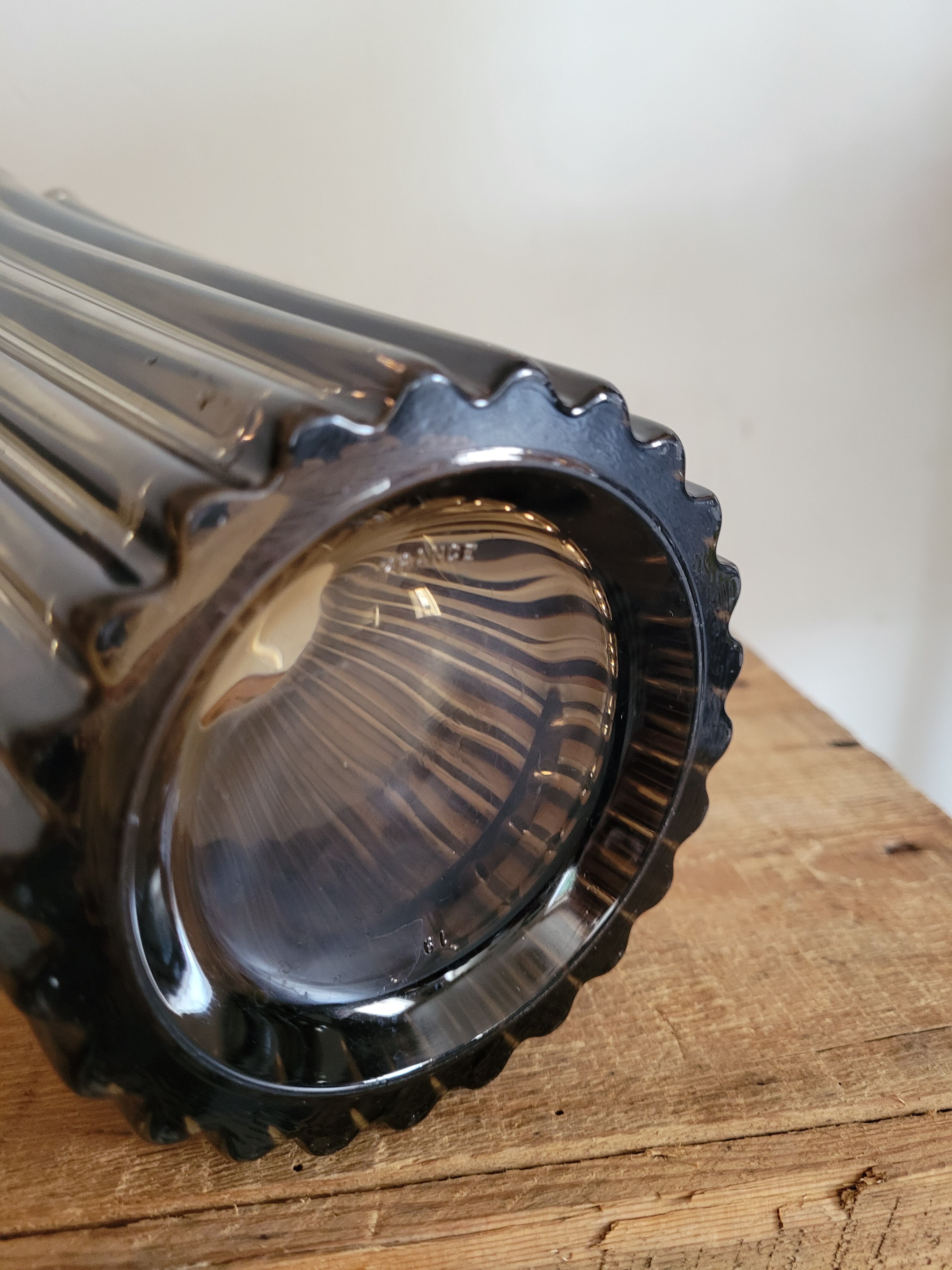 Vase en verre fumé