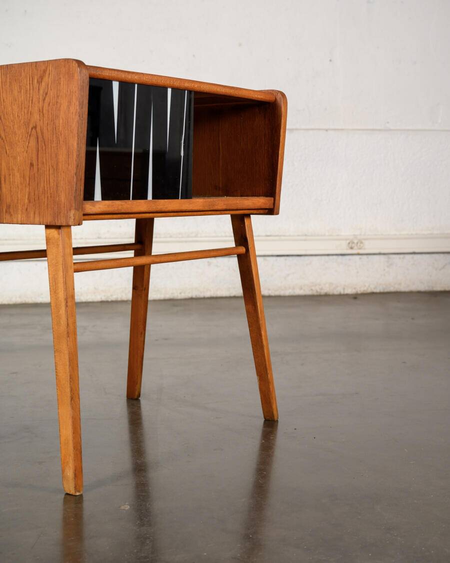 Small graphic storage unit