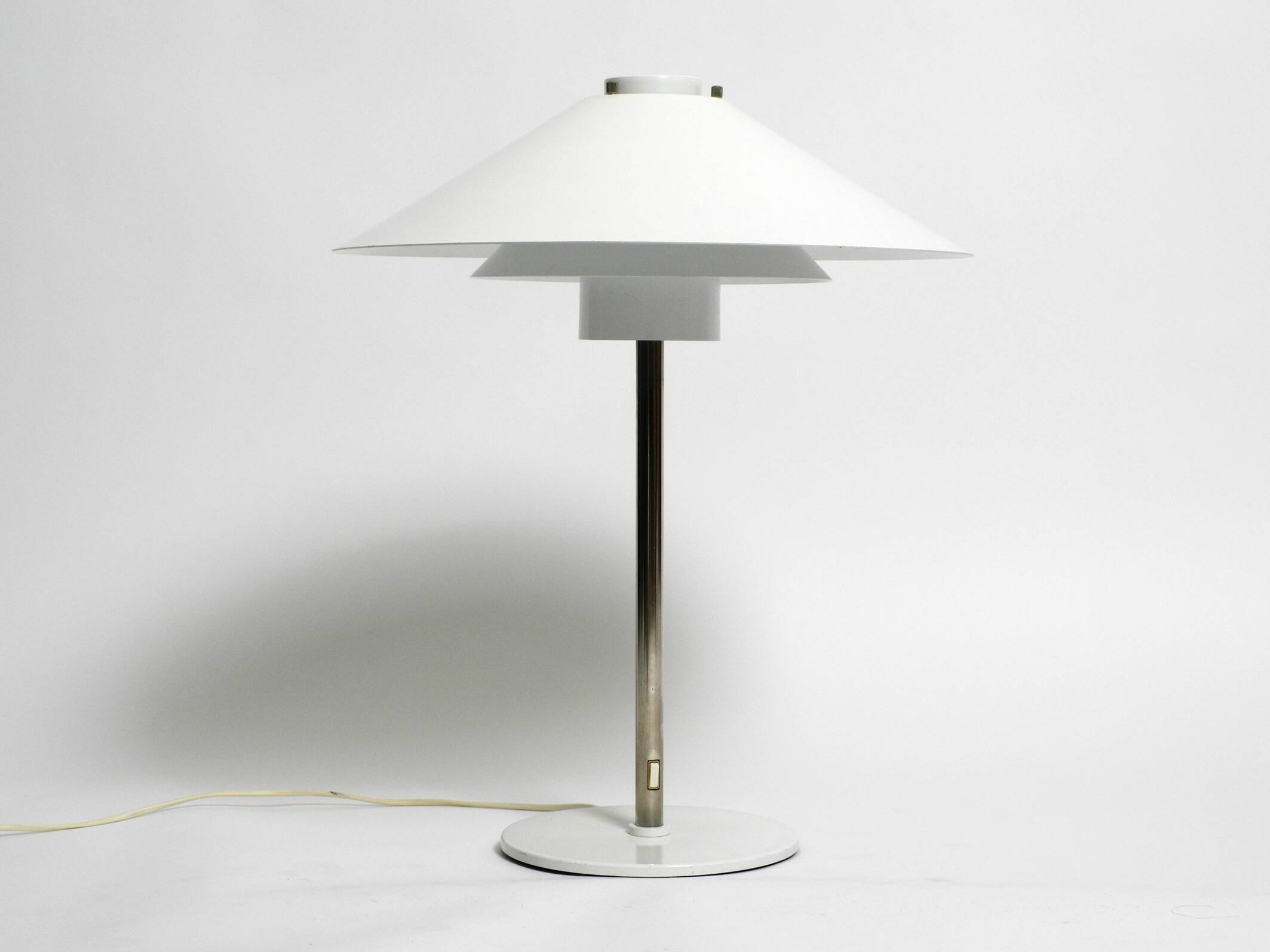 Magnifique et rare lampe de table très grande des années 70 par Christian Hvidt pour Nordisk Solar.