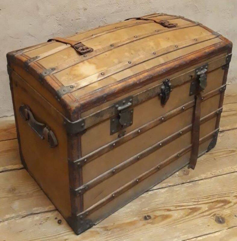 Antique curved transport trunk circa 1900 B.Vinay