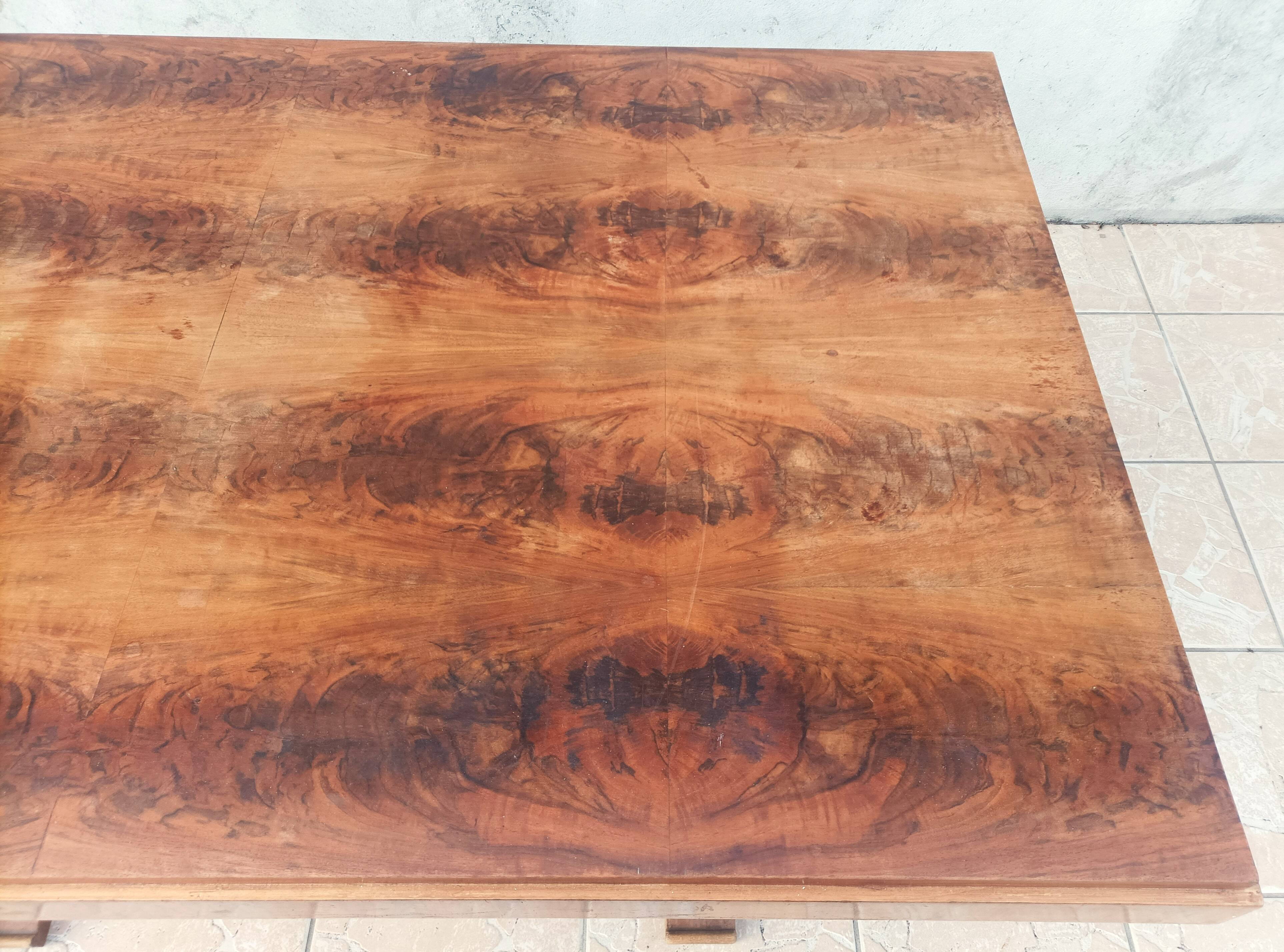 Art Deco table in burr walnut