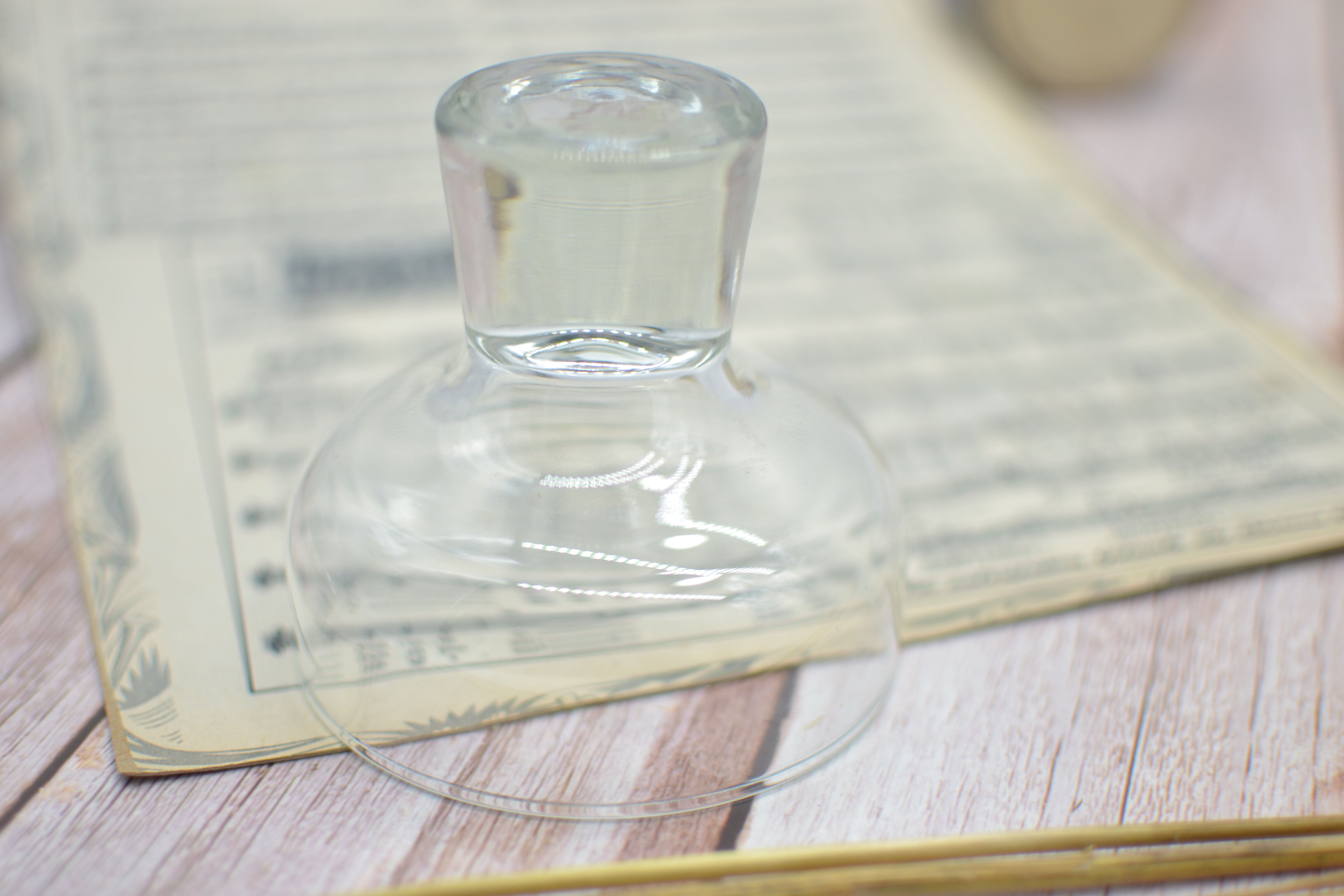 Vintage pedestal jar/candy maker with internal lid