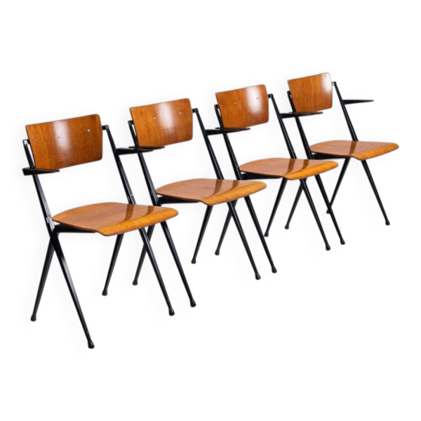 4 chaises de salle à manger Pyramid de Wim Rietveld Ahrend de Cirkel Pays-Bas 1960