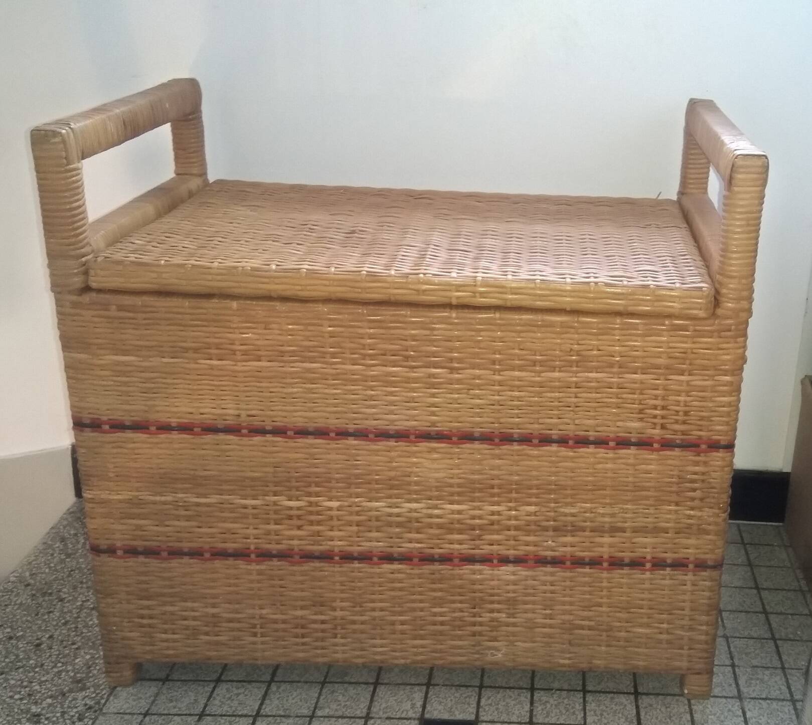 Coffre banc en rotin vintage