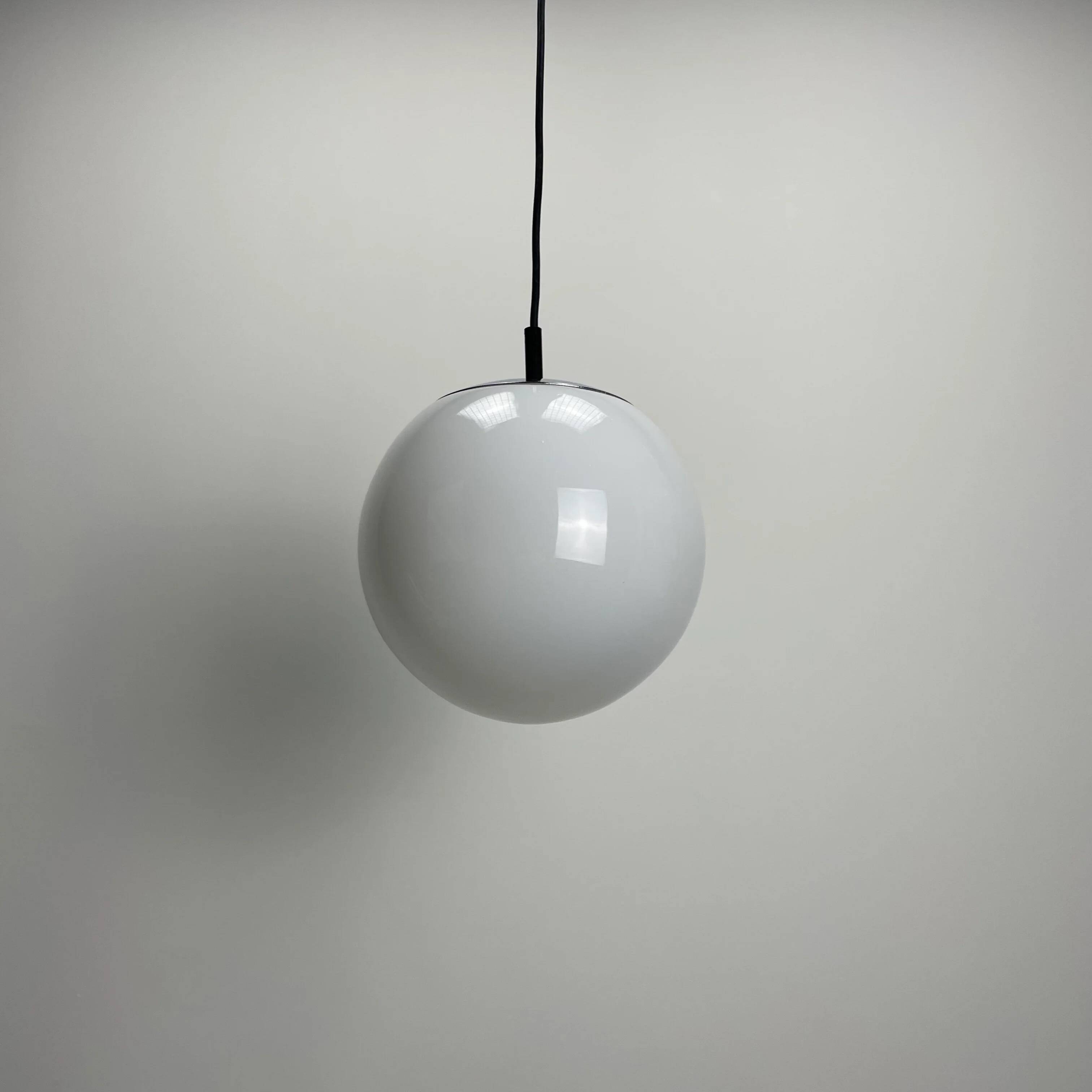 Suspension globe cascade MIST by RAAK Amsterdam 'Morning Mist', pendant lamp, 1970