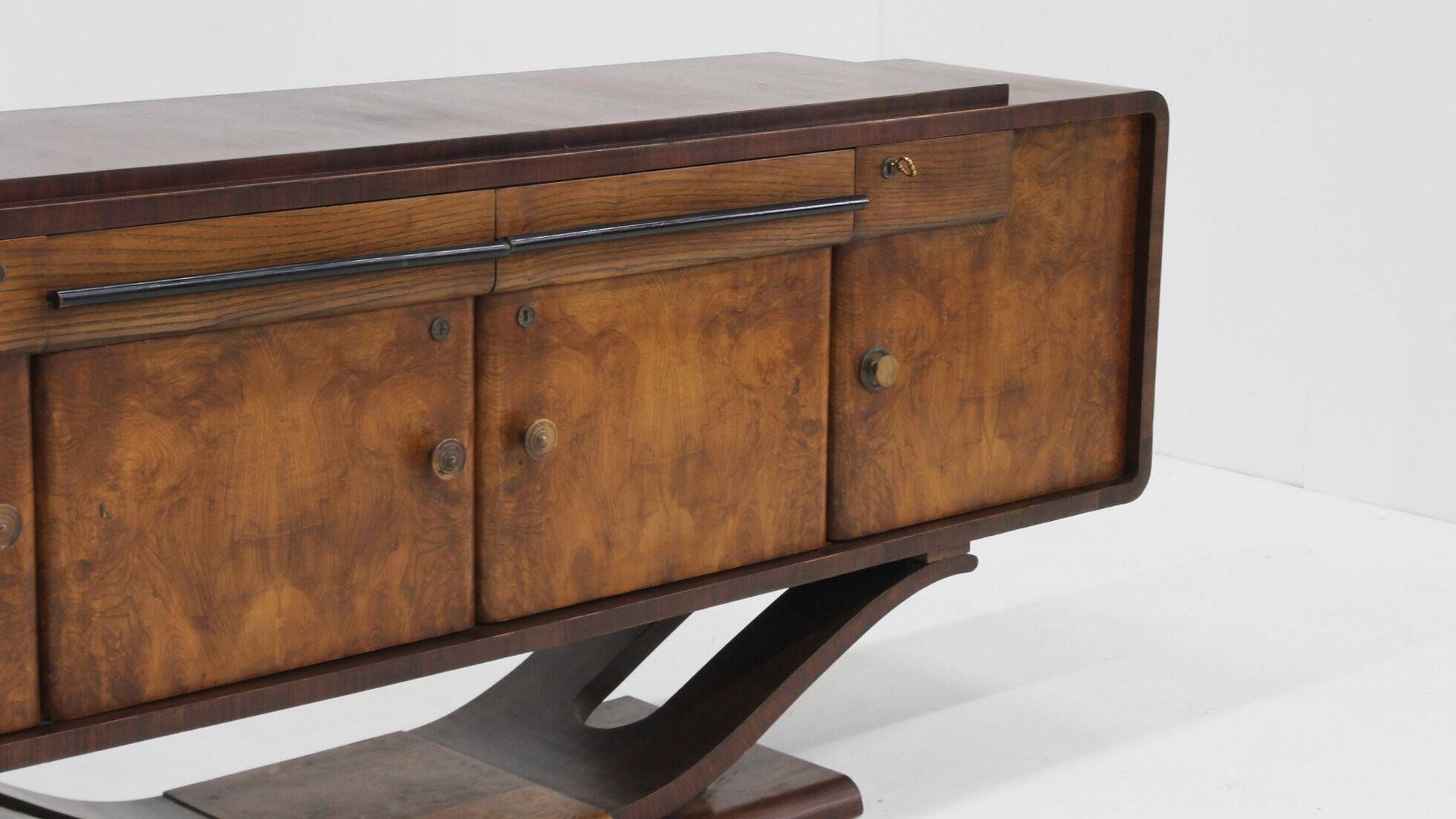 Vintage Italian Art Deco sideboard in burl wood 1930s