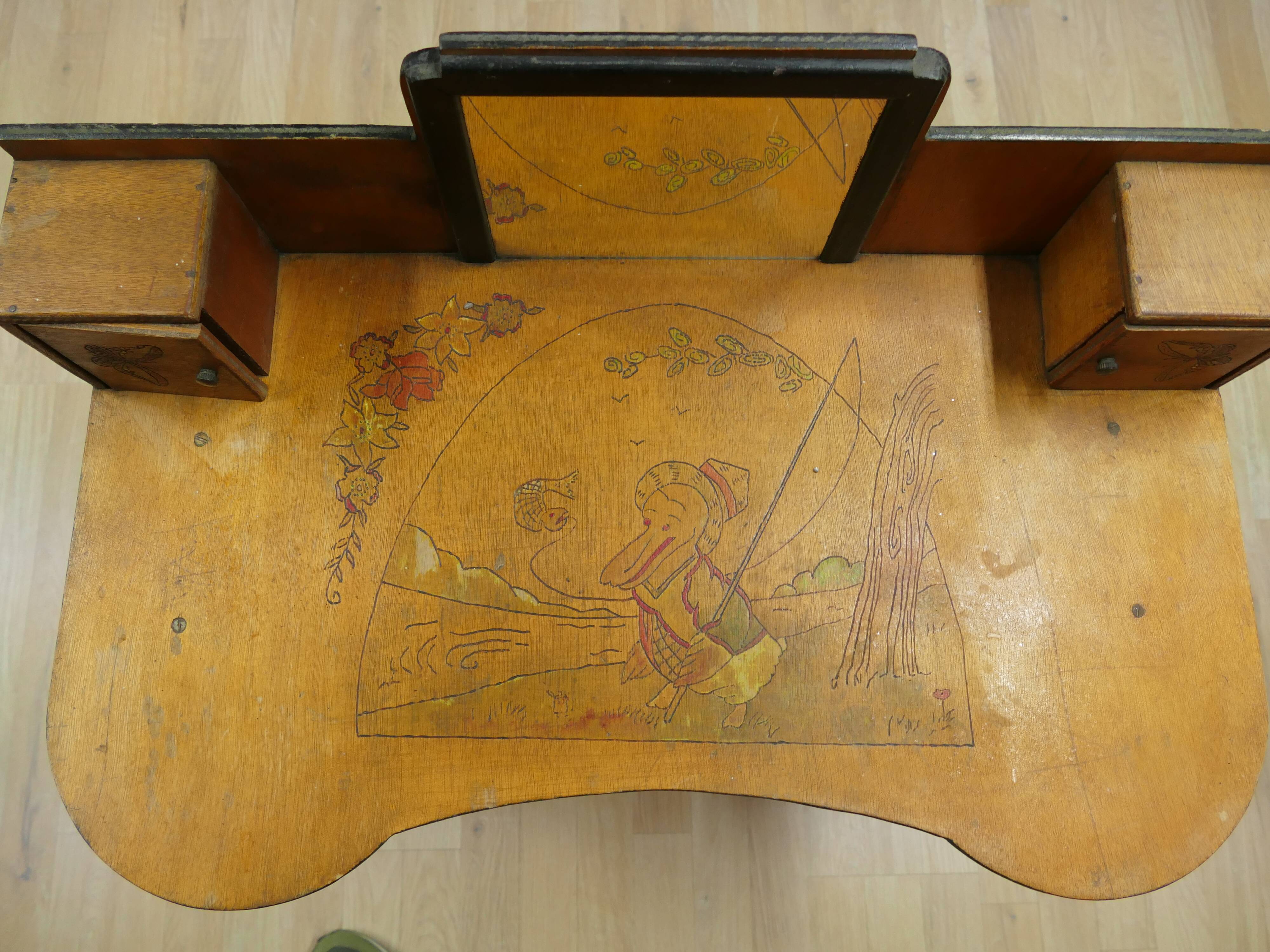 Children's dressing table