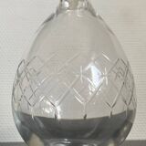 Carafe en verre ciselé