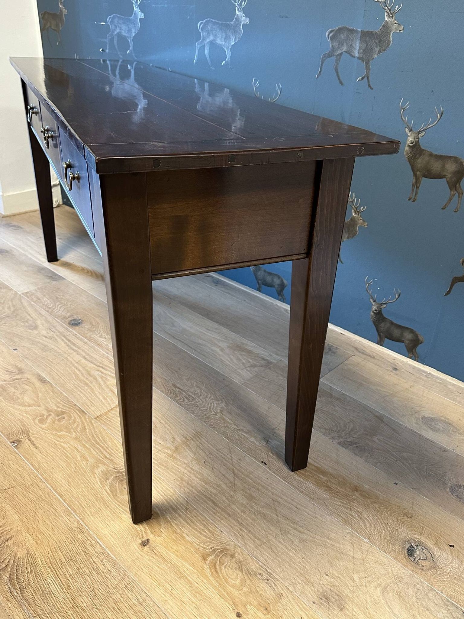 Table console en bois de cerisier avec 3 tiroirs