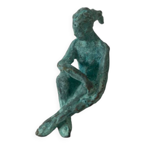 Femme assise bronze original