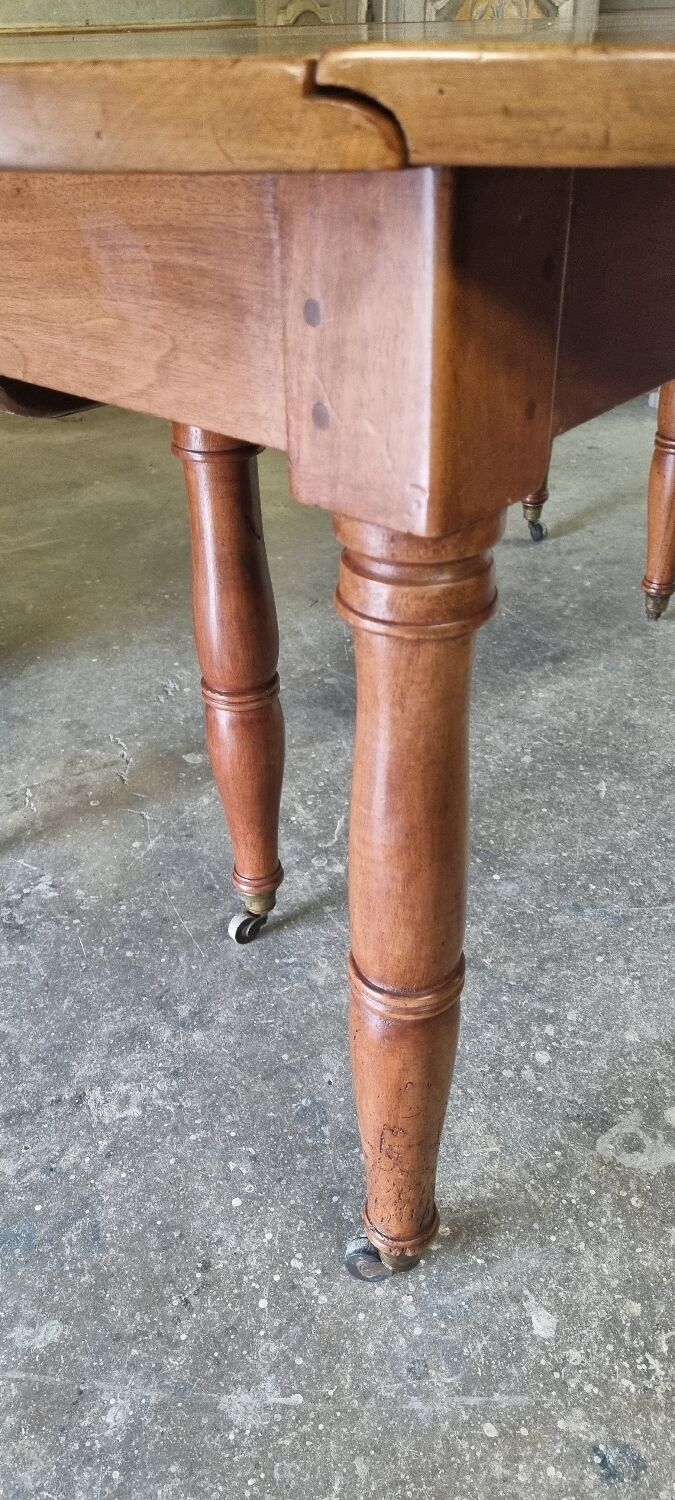 Oval table directorate early 19th