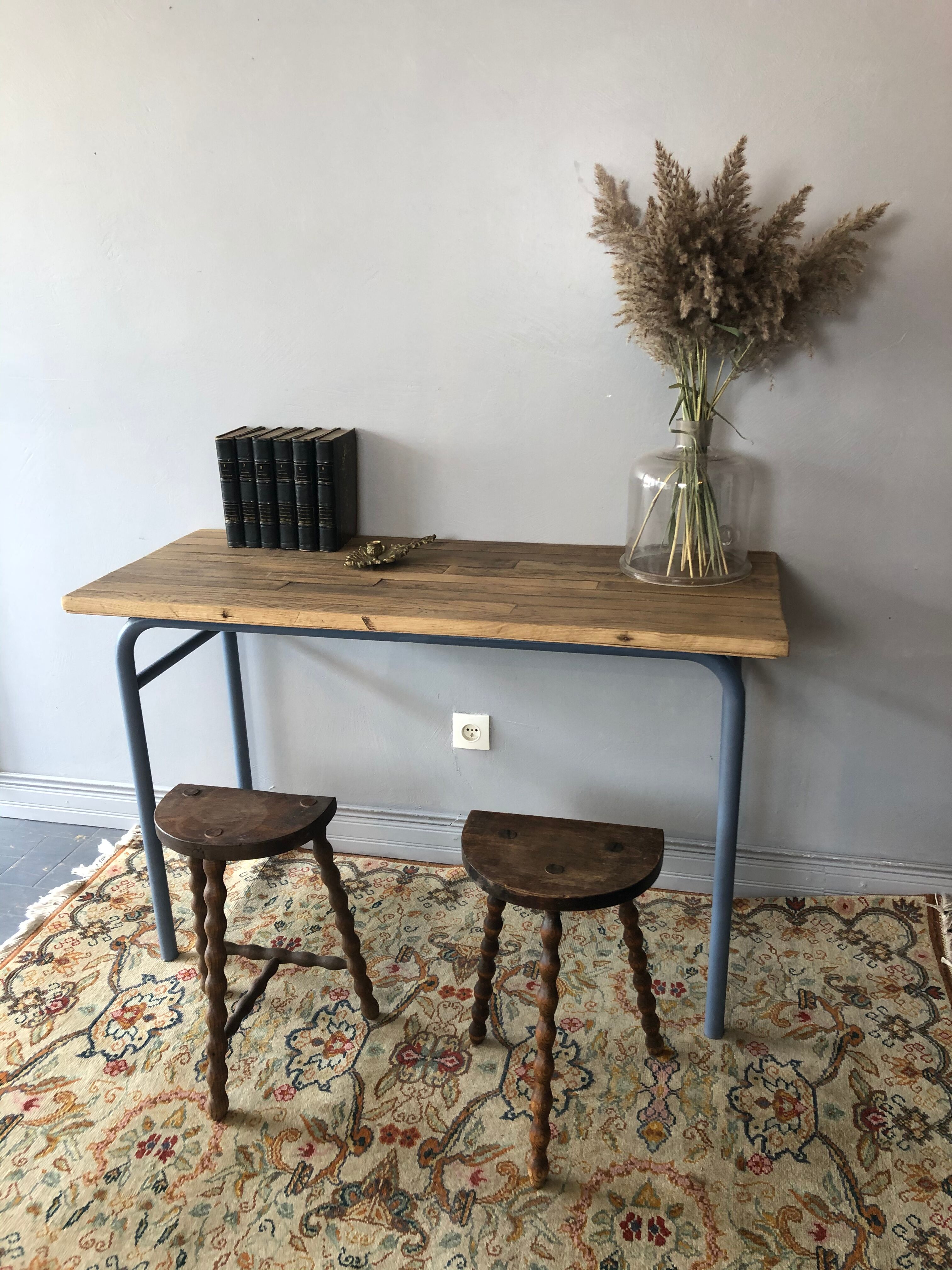 Former schoolboy office