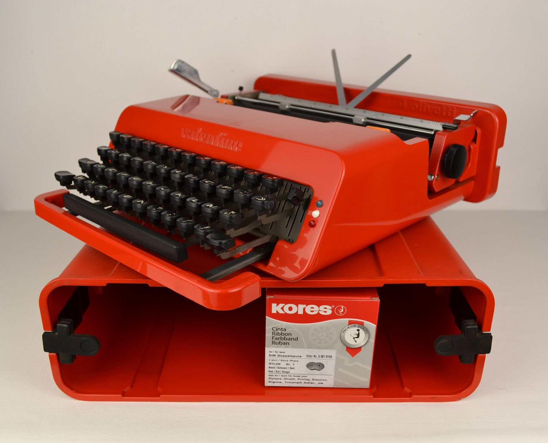 Olivetti "Valentine S" typewriter by Ettore Sottsass - 1960s