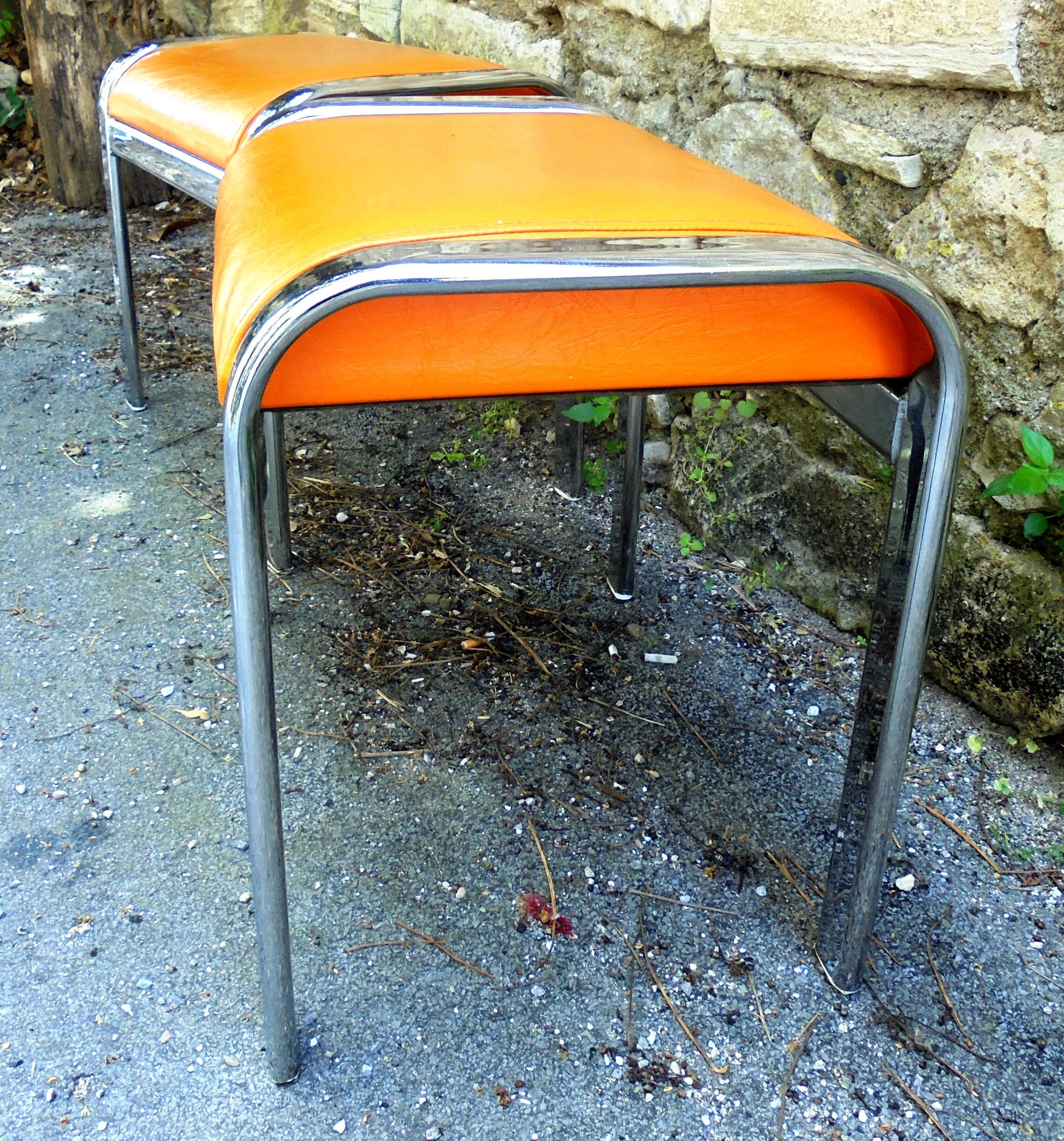 Pair of chrome and faux orange vintage stools "70"