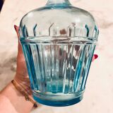 Bouteille bleue en verre