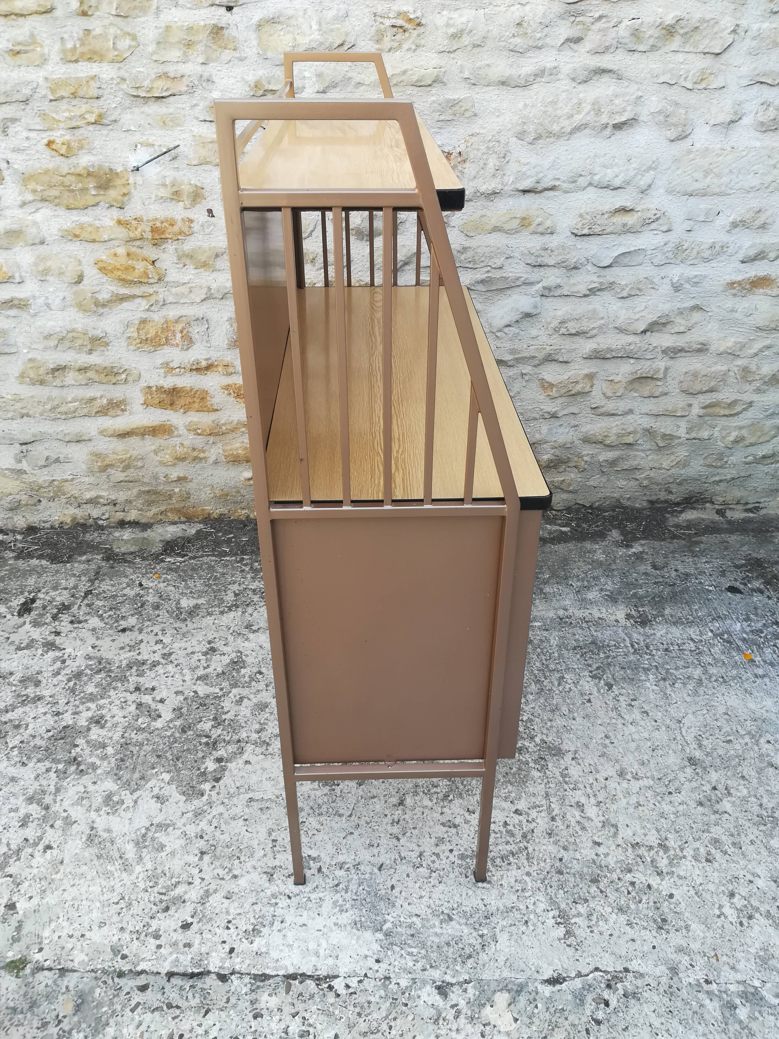 Buffet in formica