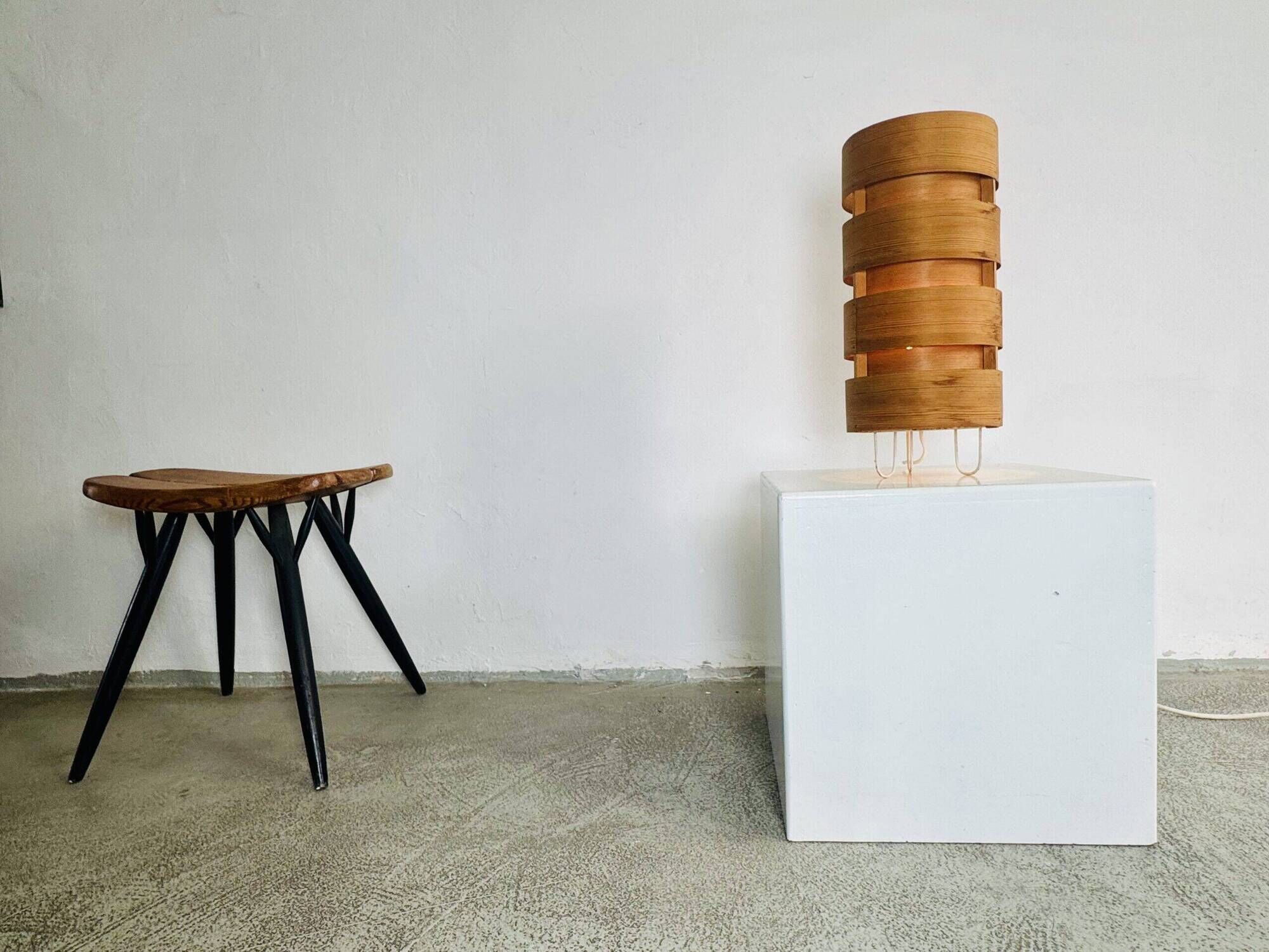 Large Cylindrical Pine Veneer Table Lamp By Hans-Agne Jakobsson For Ab Ellysett, Sweden 1960S