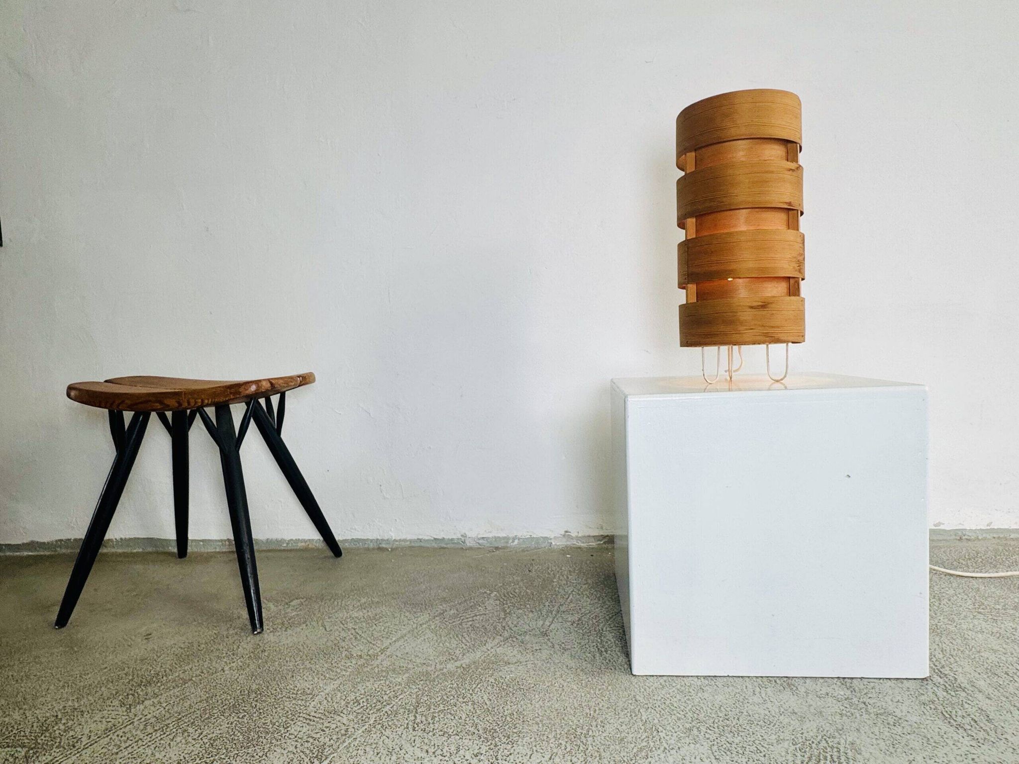 Large Cylindrical Pine Veneer Table Lamp By Hans-Agne Jakobsson For Ab Ellysett, Sweden 1960S