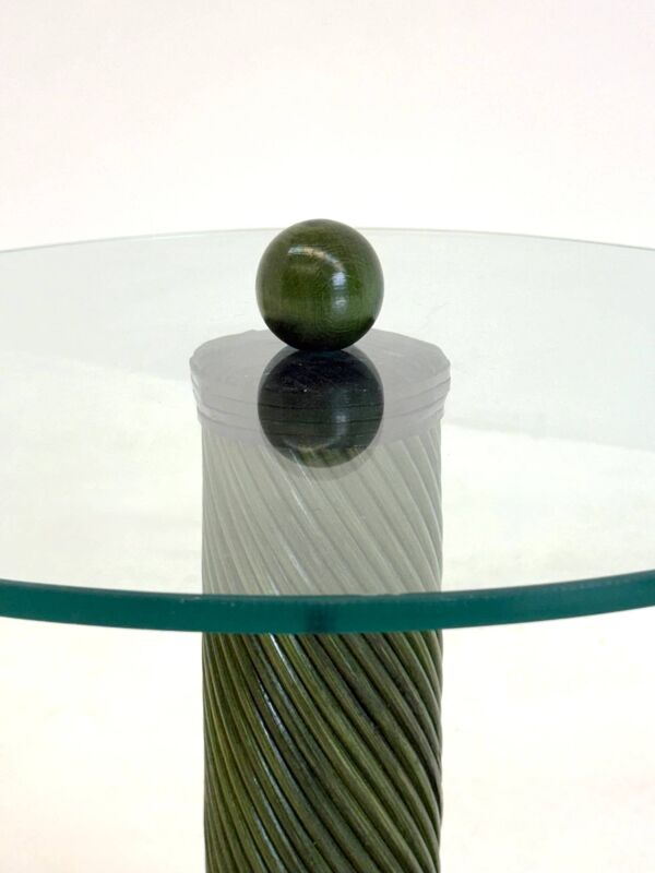 Tables d'appoint italiennes avec base en bambou et plateau en verre.