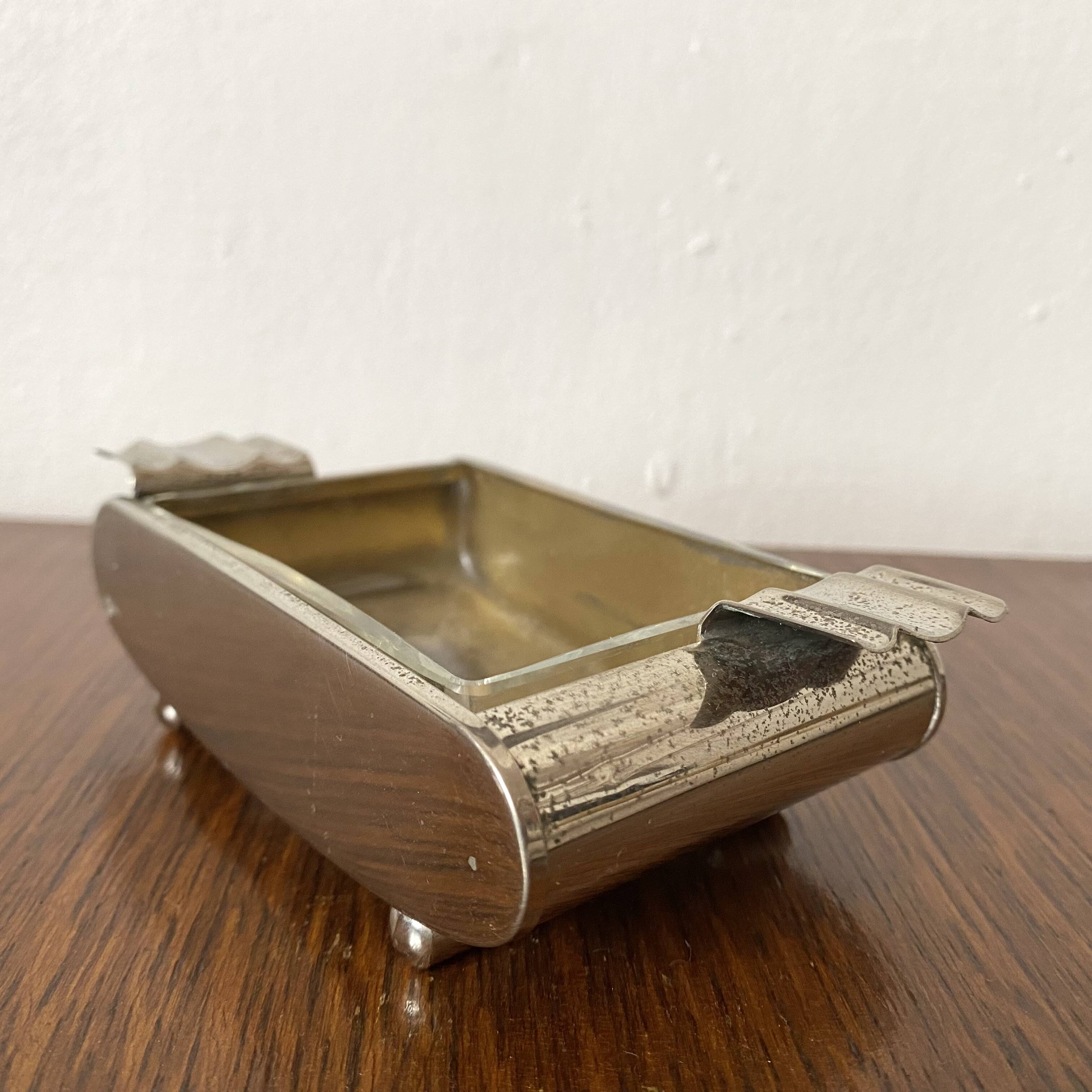 Art Deco ashtray in chromed metal and glass