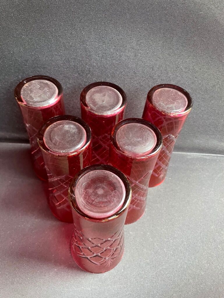 6 red glasses cut in orangeade – mid-twentieth