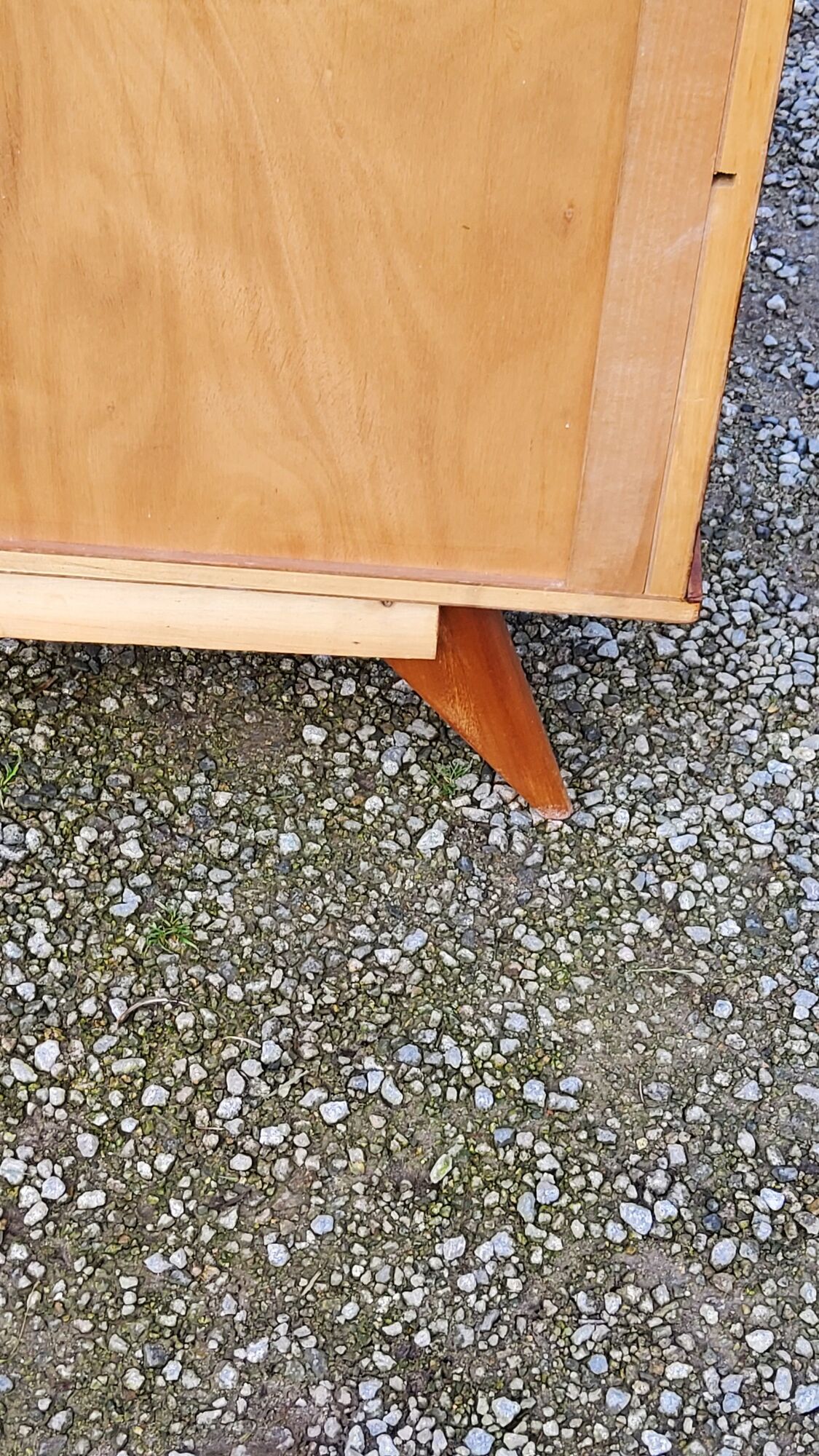 Enfilade of the 50s in oak and mahogany feet compass