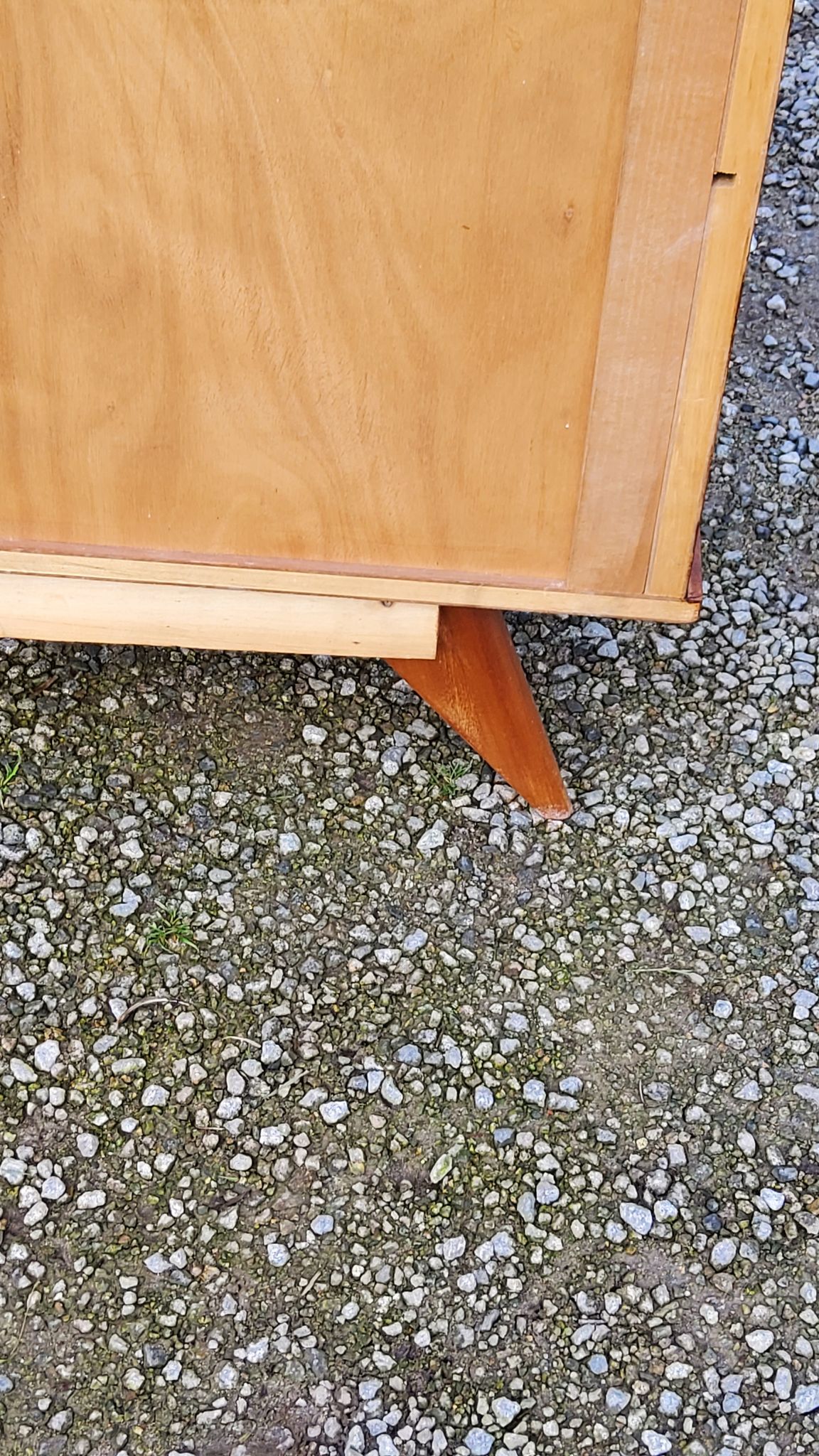 Enfilade of the 50s in oak and mahogany feet compass
