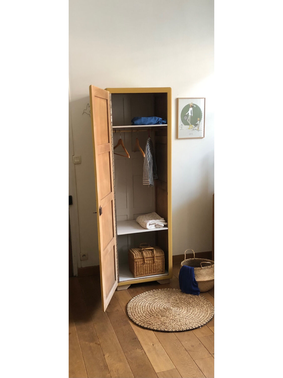 Vintage wardrobe with 1 door in Mado style