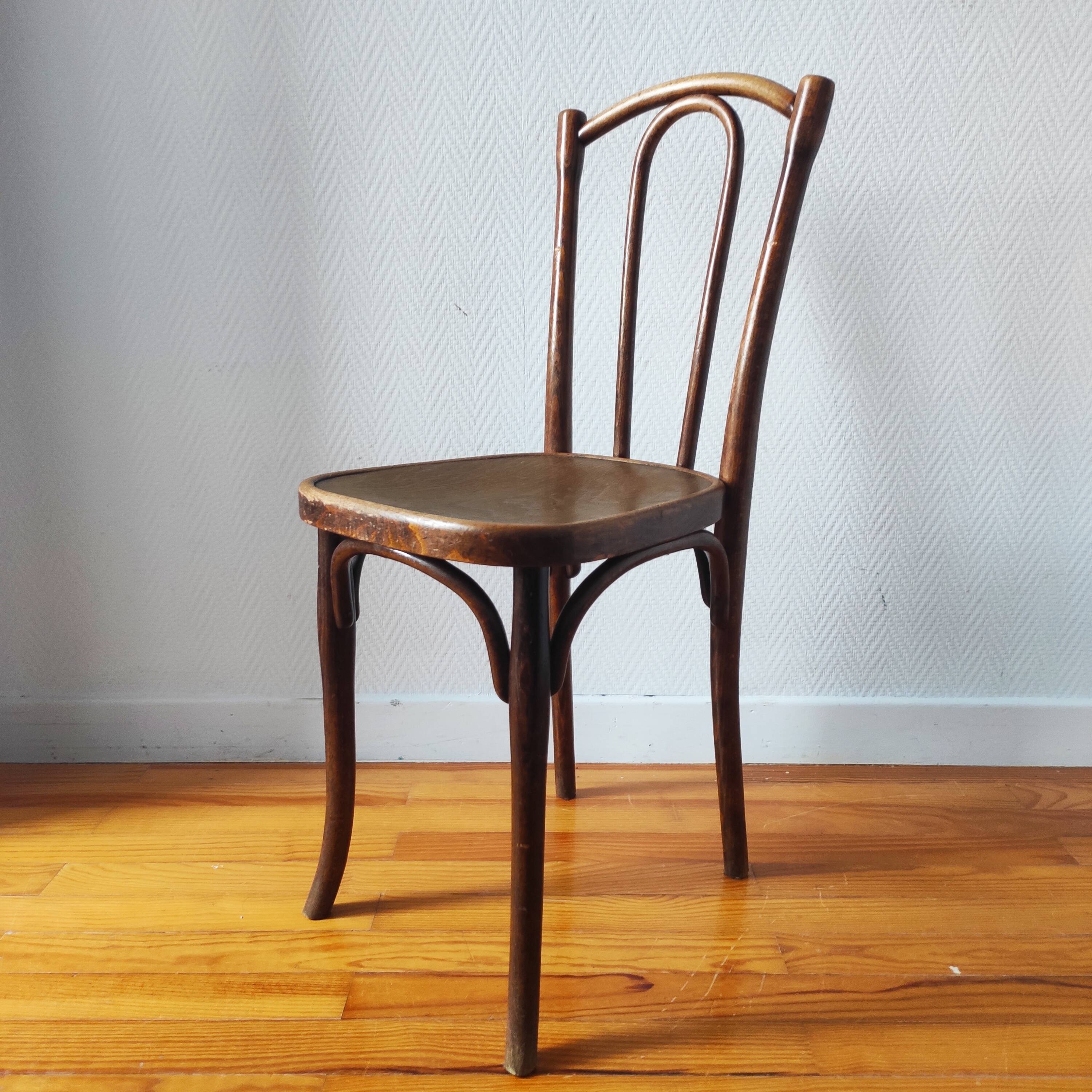 Antique Thonet bistro chair No. 56