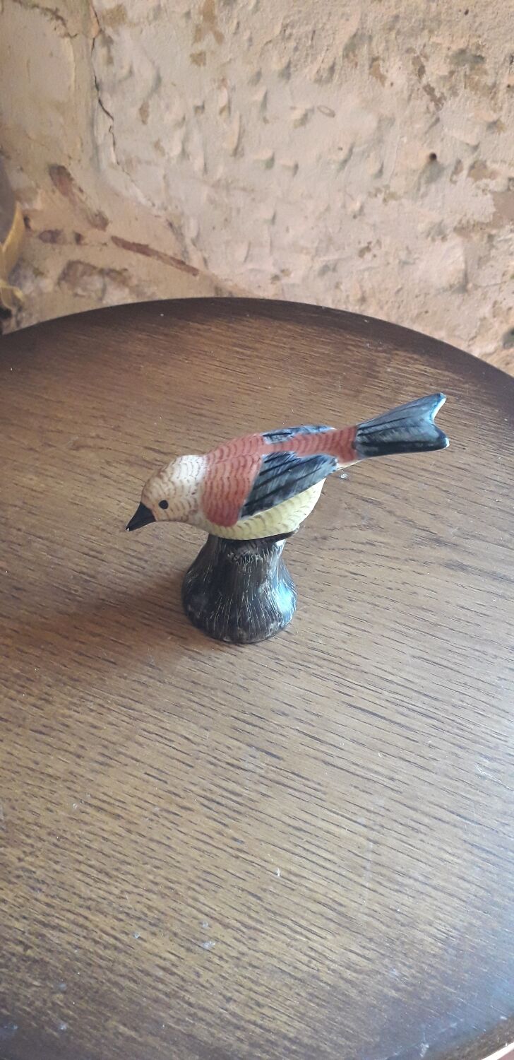 Collector's bird in painted porcelain