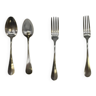 Set of 2 soup spoons and 2 lunch forks.